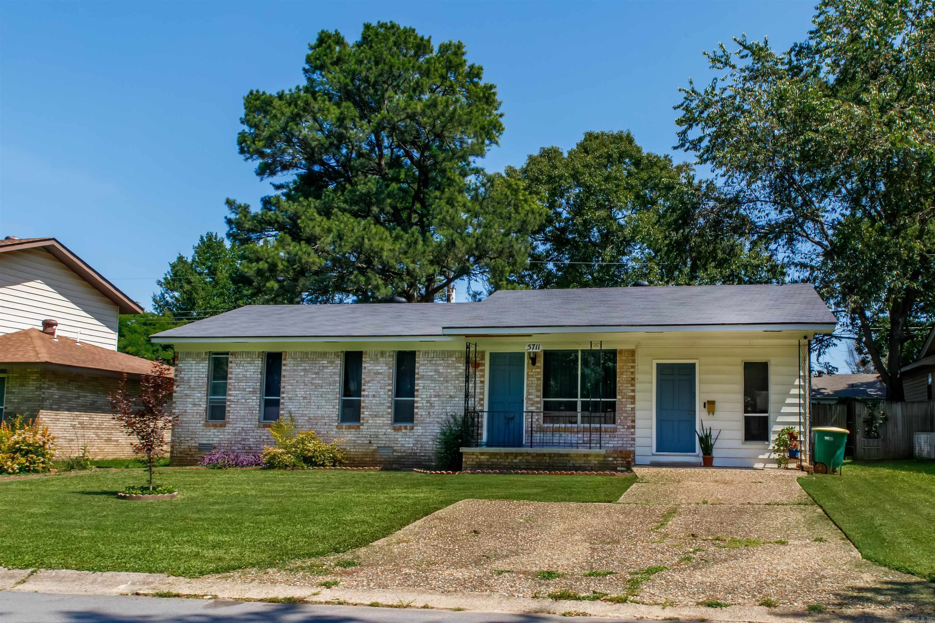 NORTH HILLS MANOR - Residential