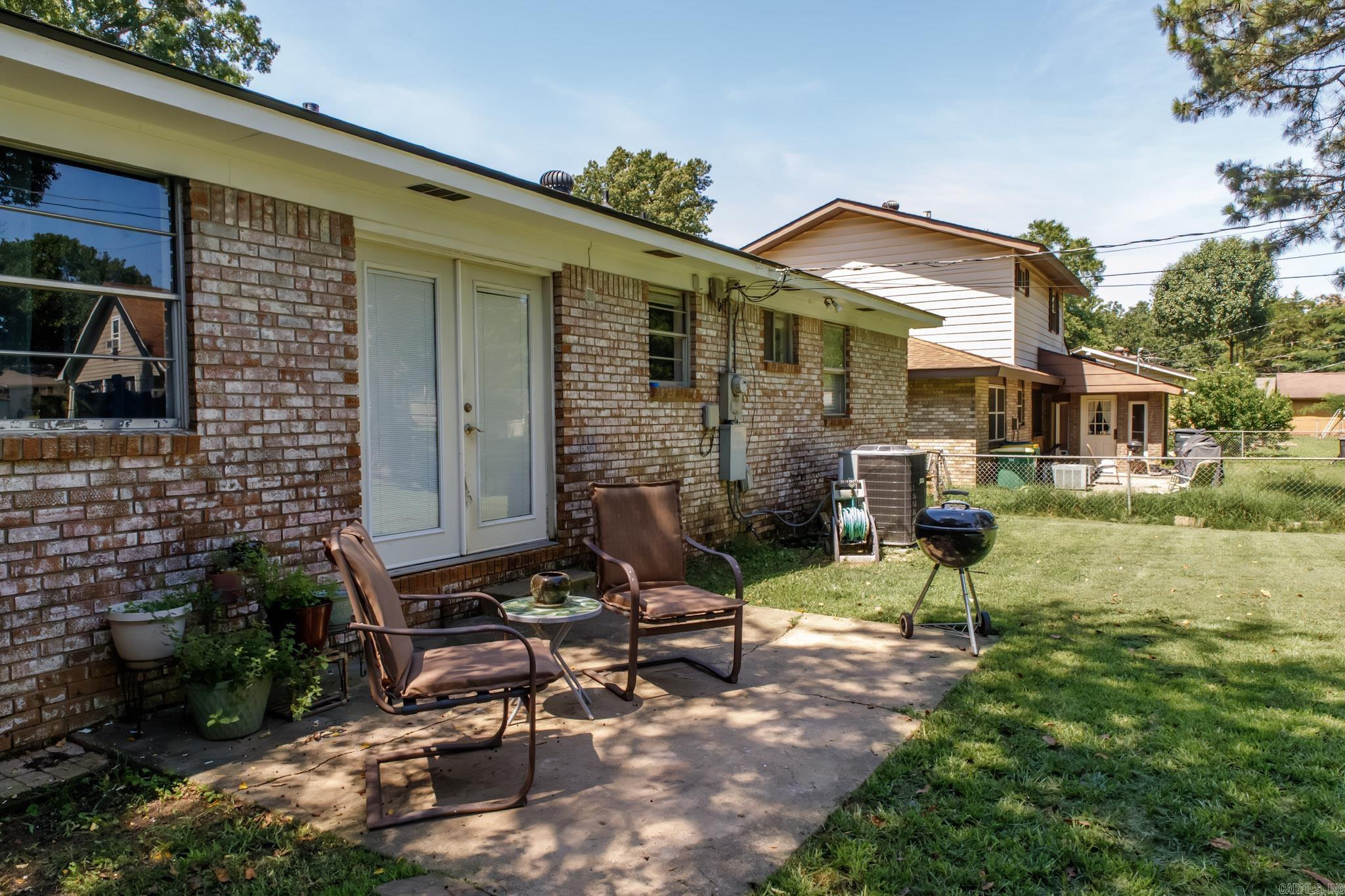 NORTH HILLS MANOR - Residential