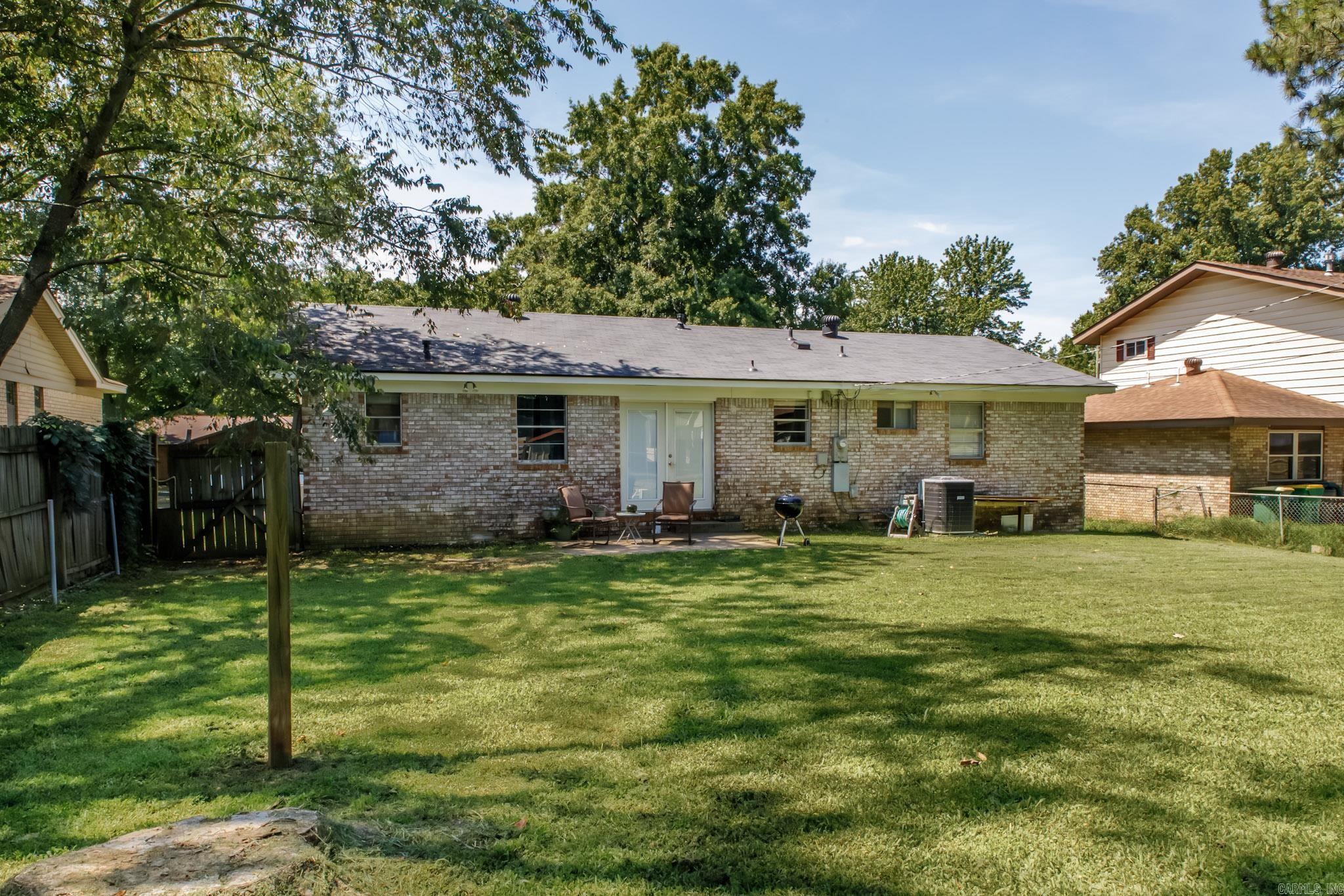 NORTH HILLS MANOR - Residential