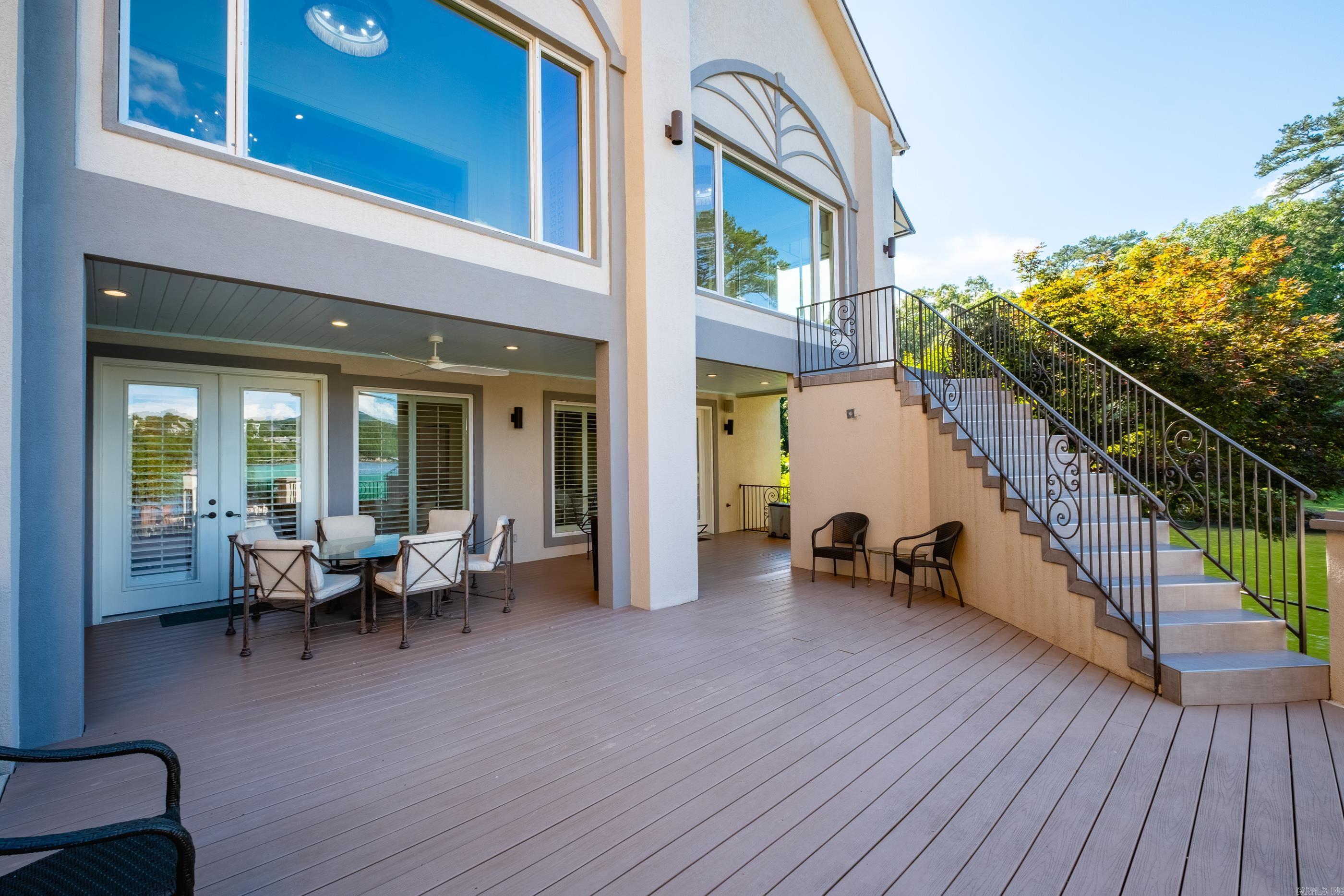 PARADISE LAKE VILLAGE TOWNHOME - Residential