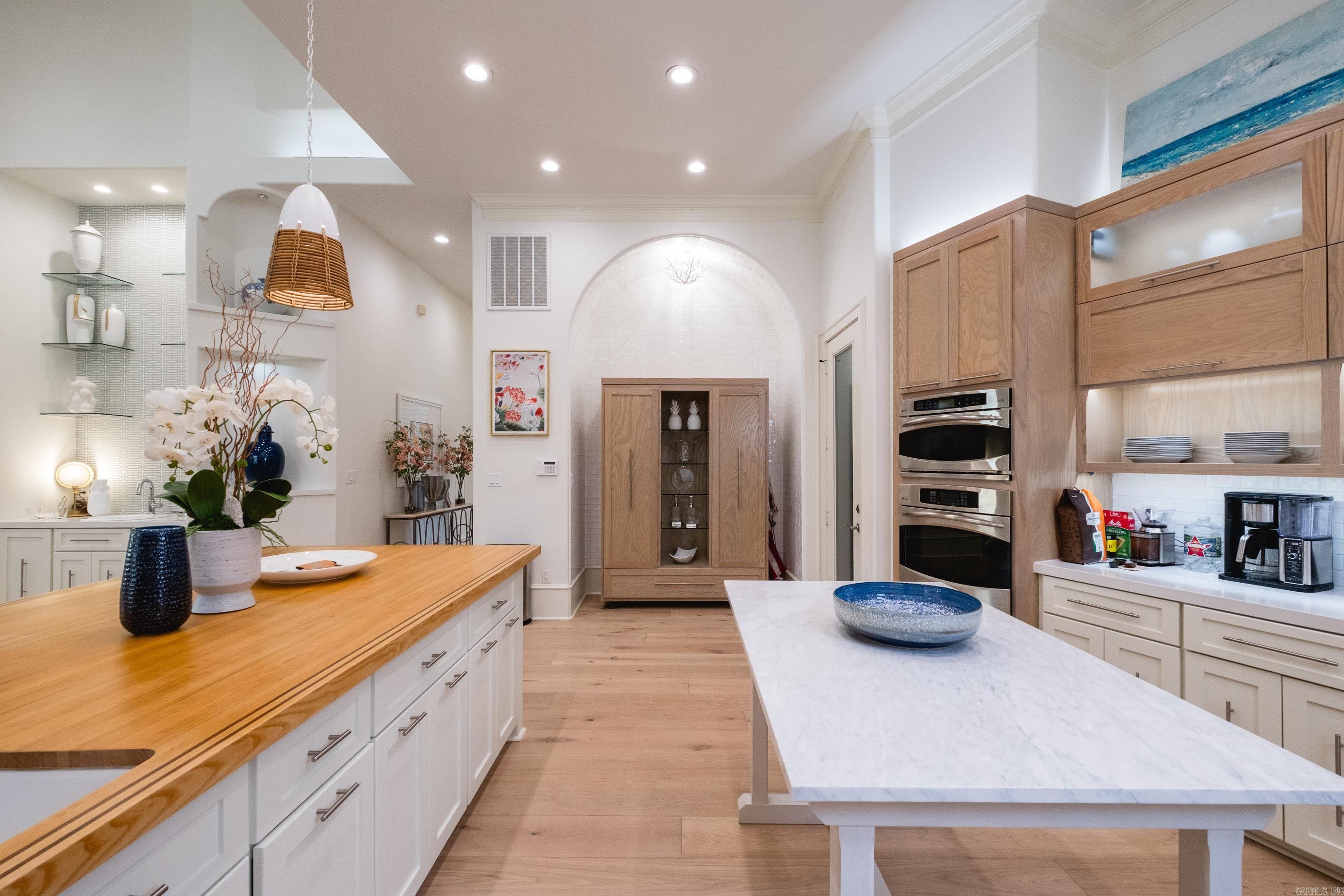 PARADISE LAKE VILLAGE TOWNHOME - Residential