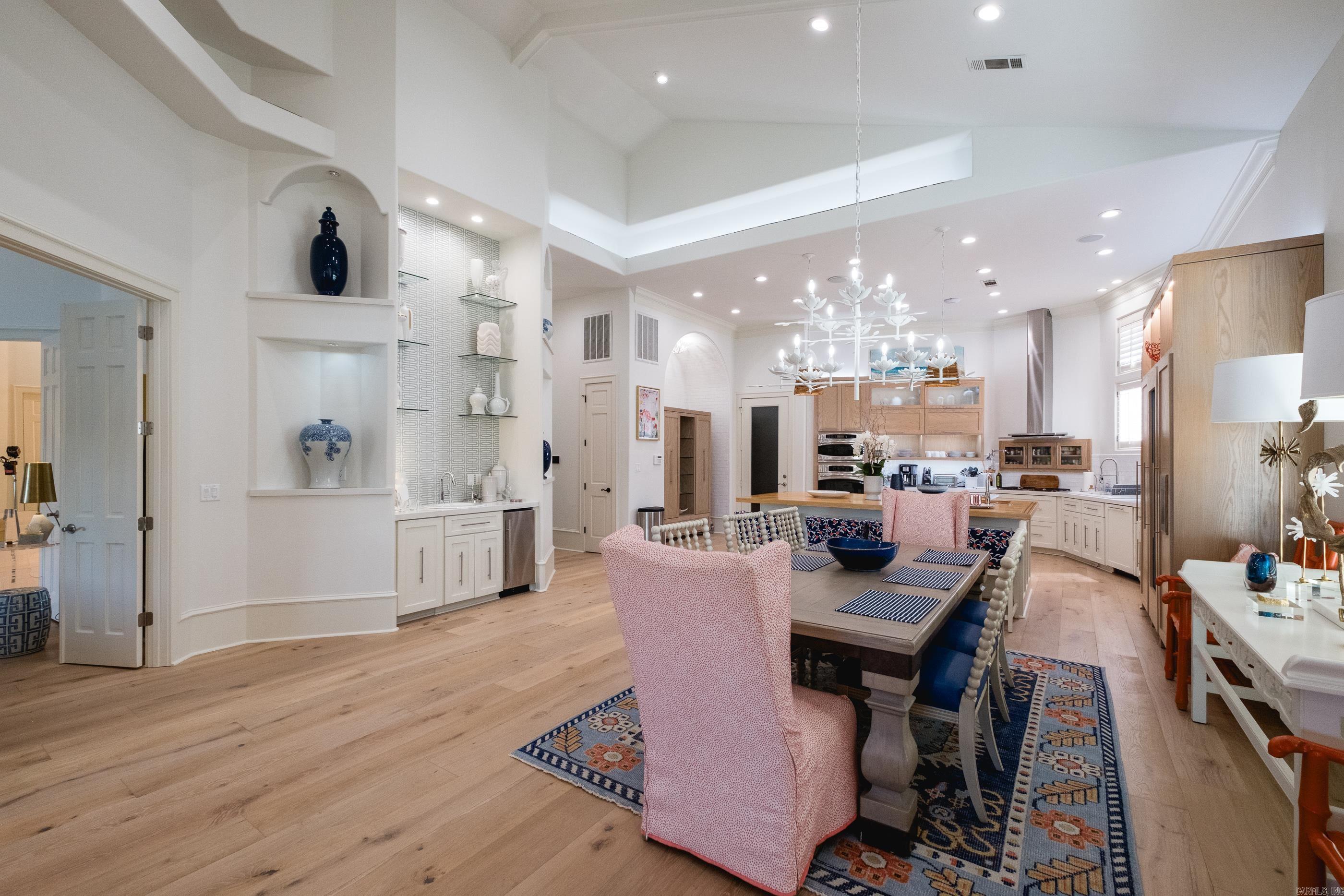 PARADISE LAKE VILLAGE TOWNHOME - Residential