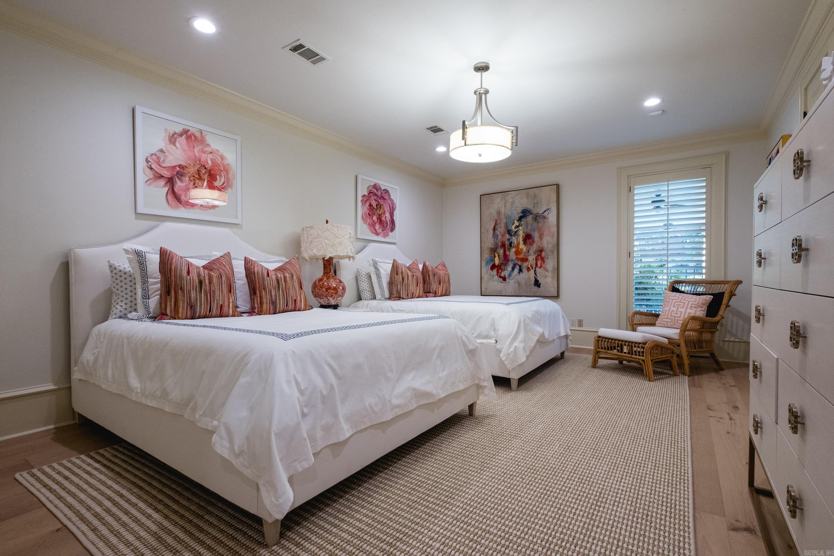 PARADISE LAKE VILLAGE TOWNHOME - Residential
