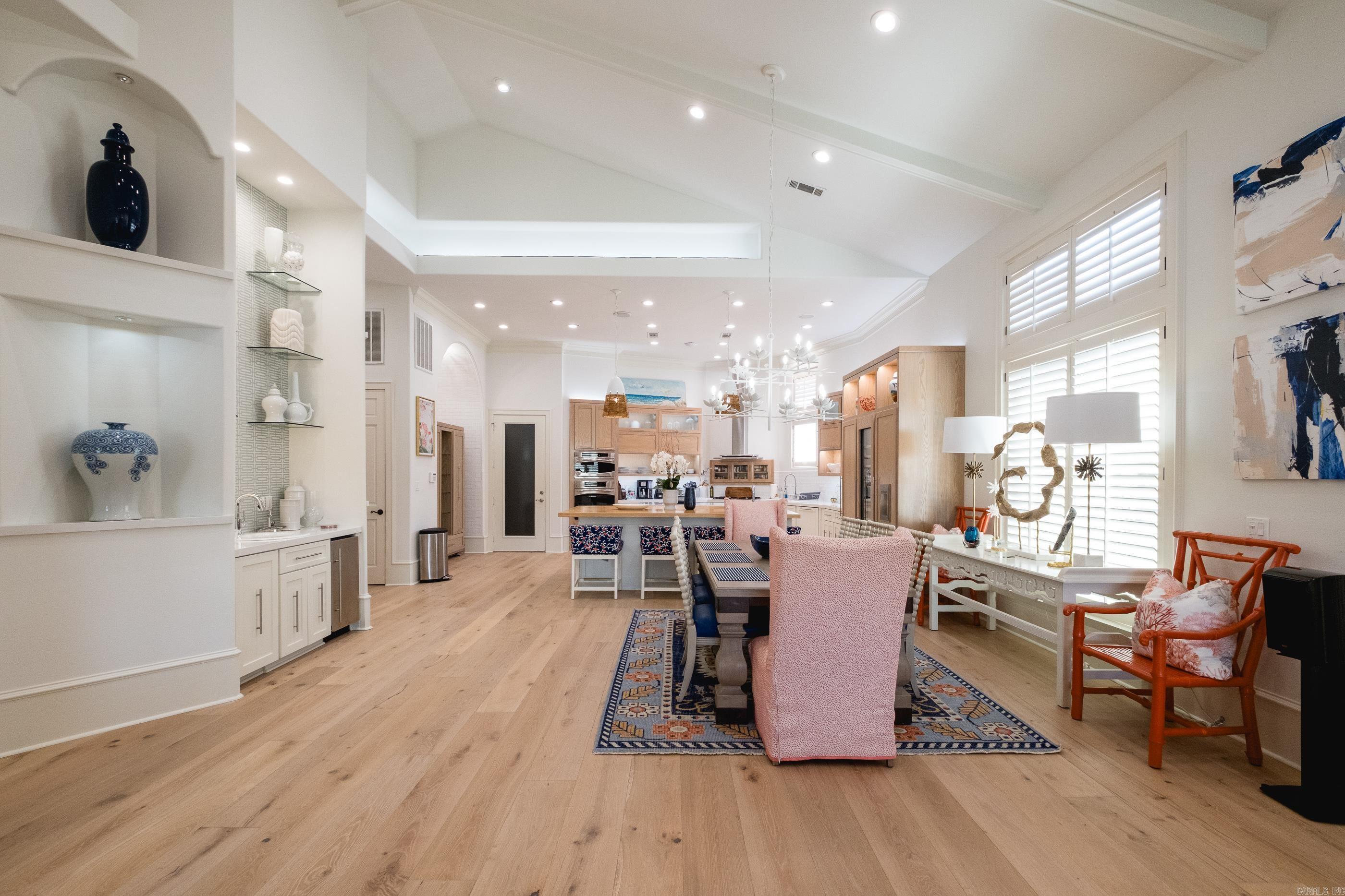 PARADISE LAKE VILLAGE TOWNHOME - Residential