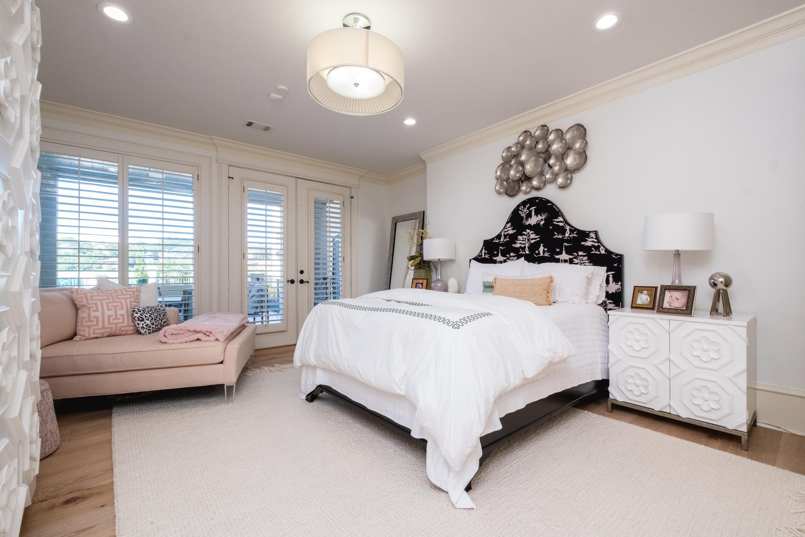 PARADISE LAKE VILLAGE TOWNHOME - Residential