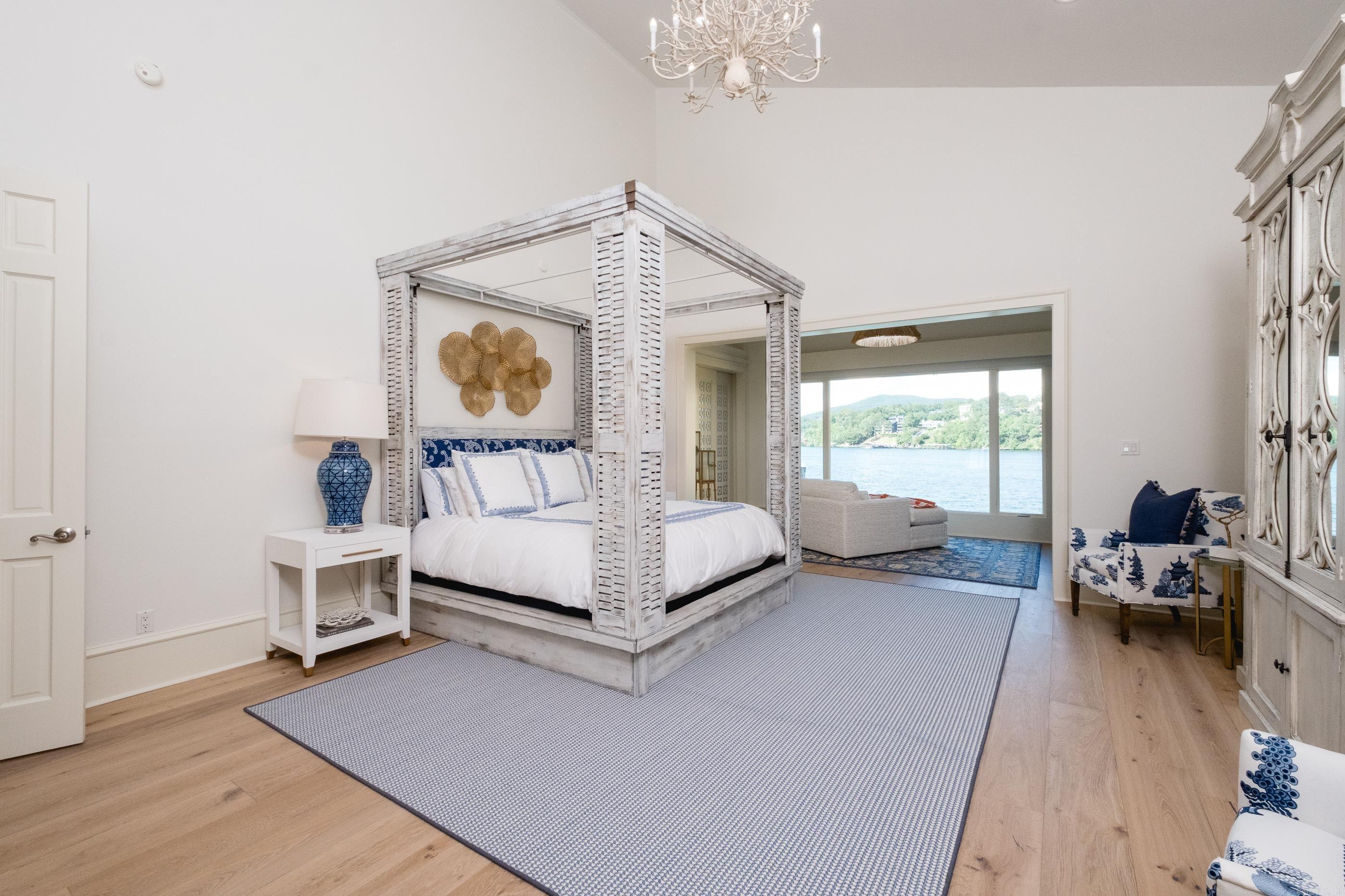 PARADISE LAKE VILLAGE TOWNHOME - Residential