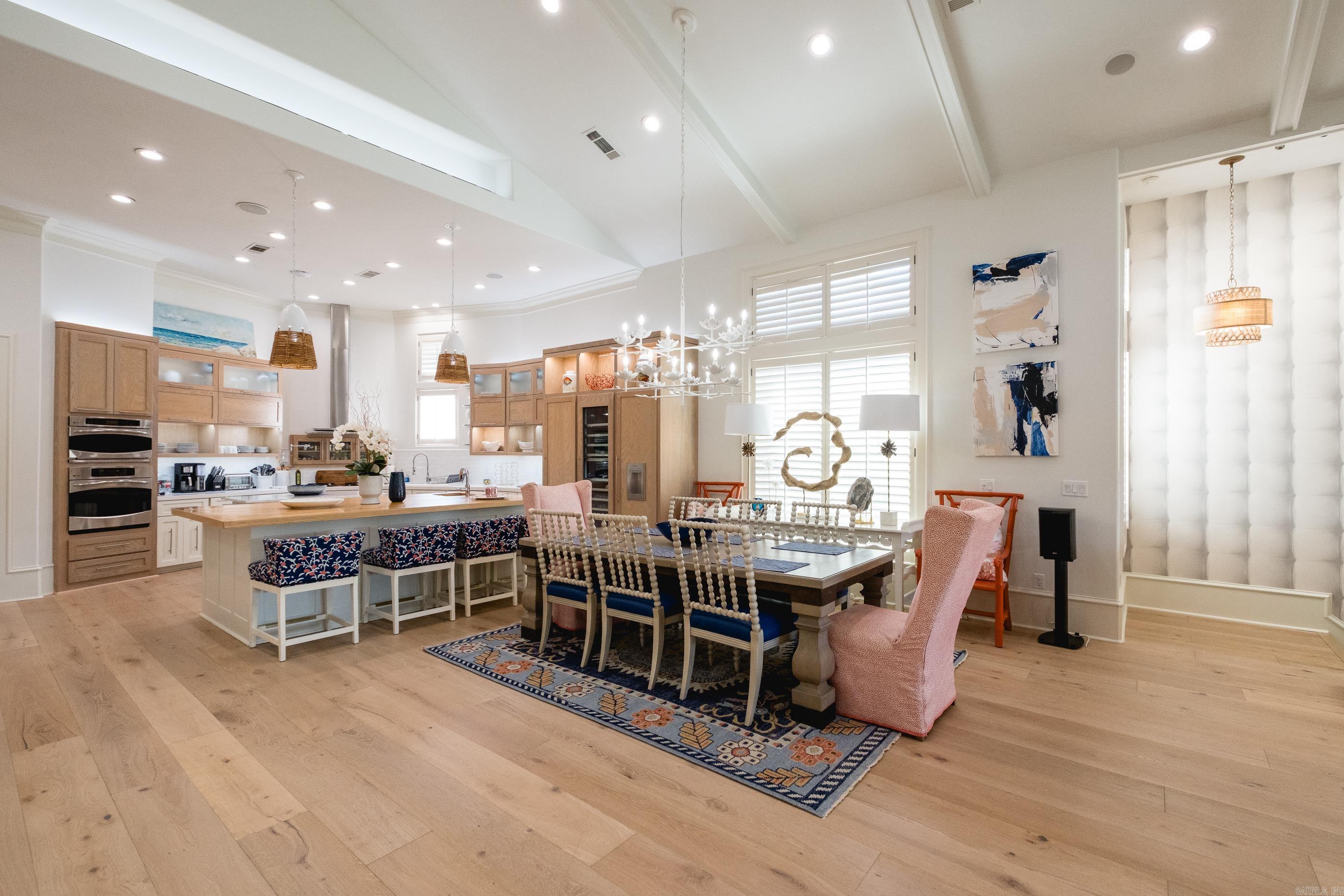 PARADISE LAKE VILLAGE TOWNHOME - Residential