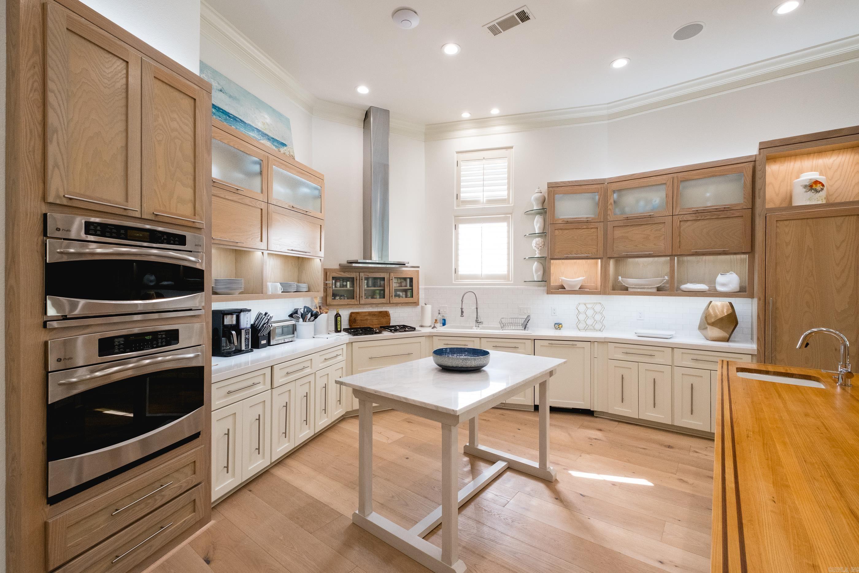 PARADISE LAKE VILLAGE TOWNHOME - Residential