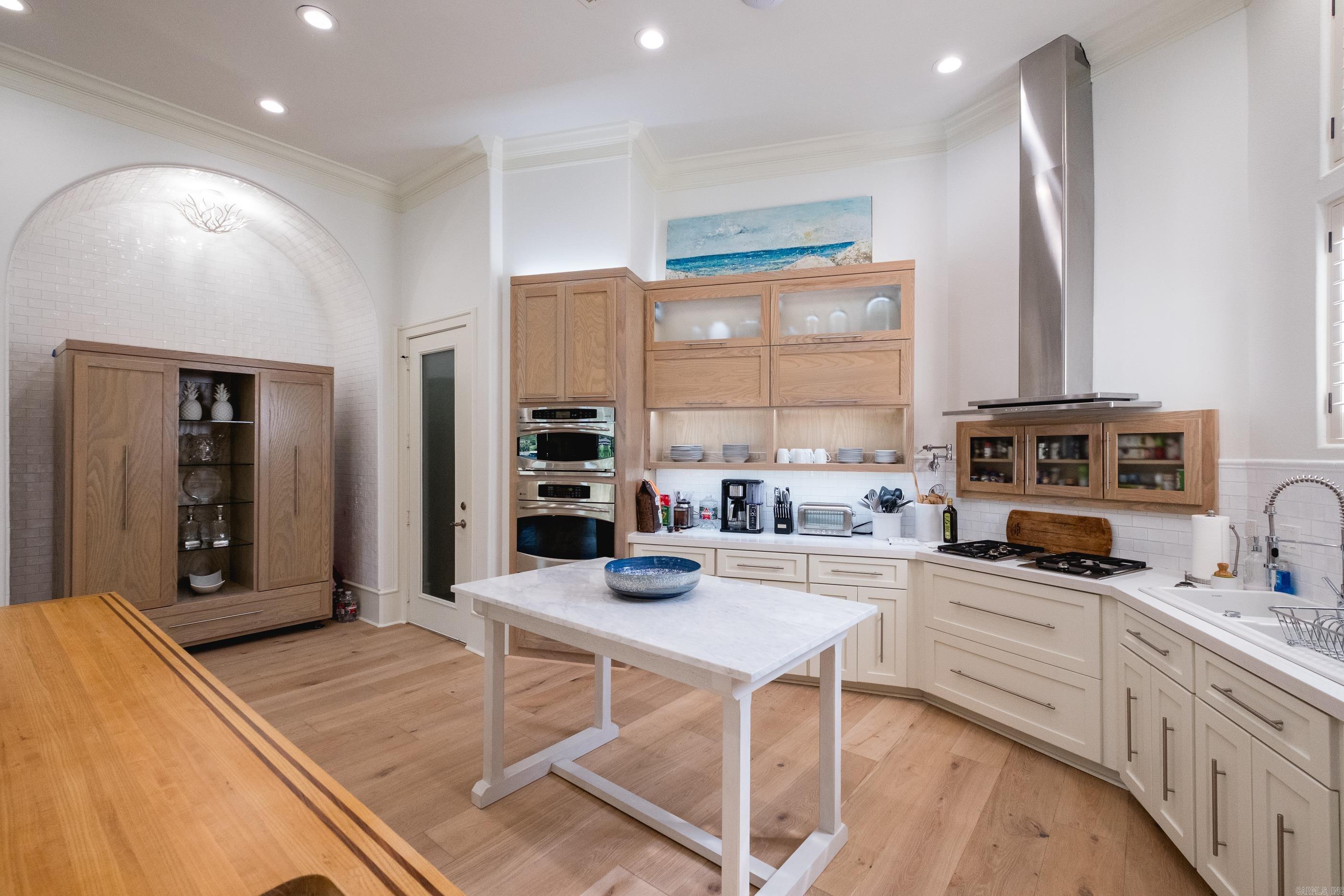 PARADISE LAKE VILLAGE TOWNHOME - Residential