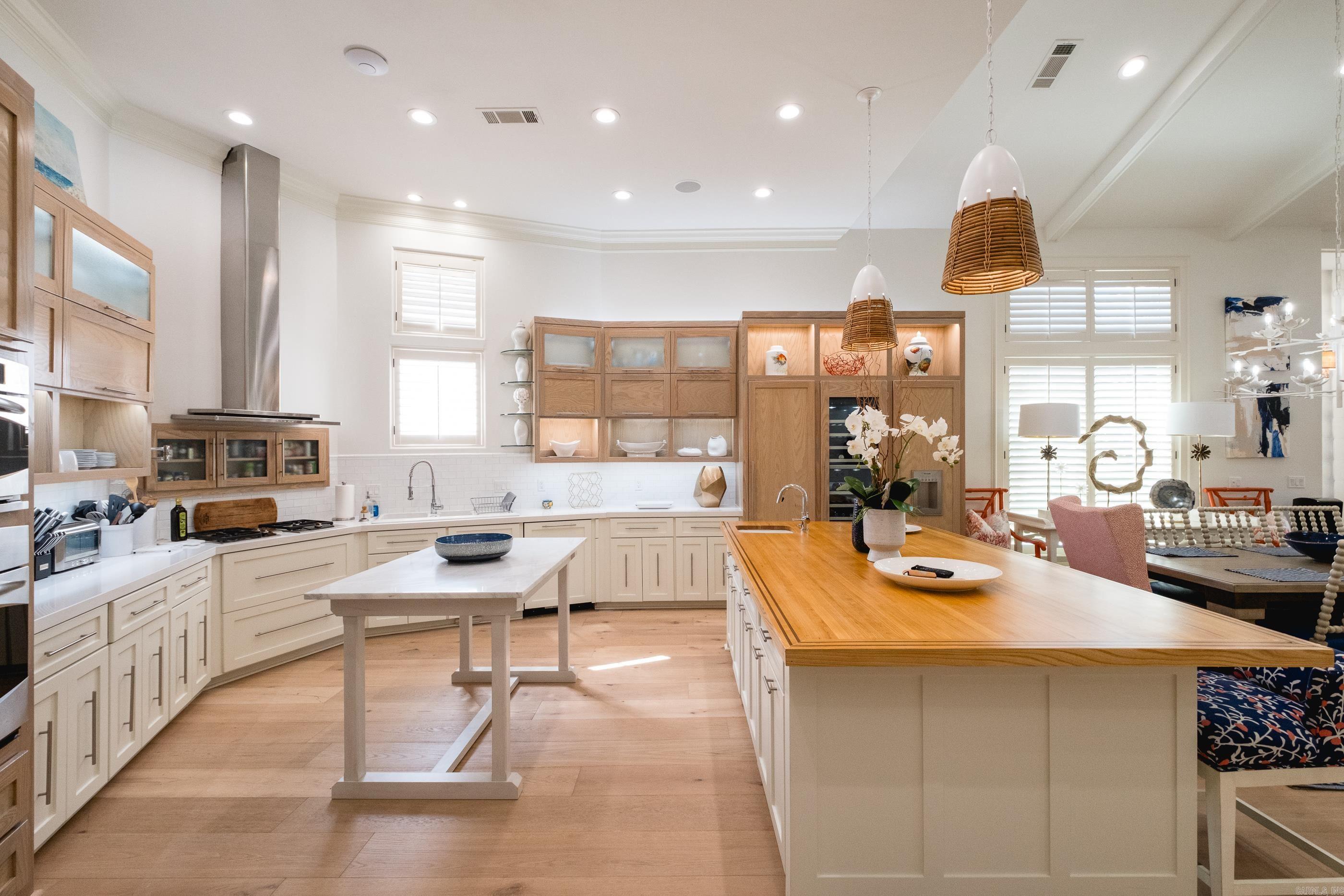 PARADISE LAKE VILLAGE TOWNHOME - Residential