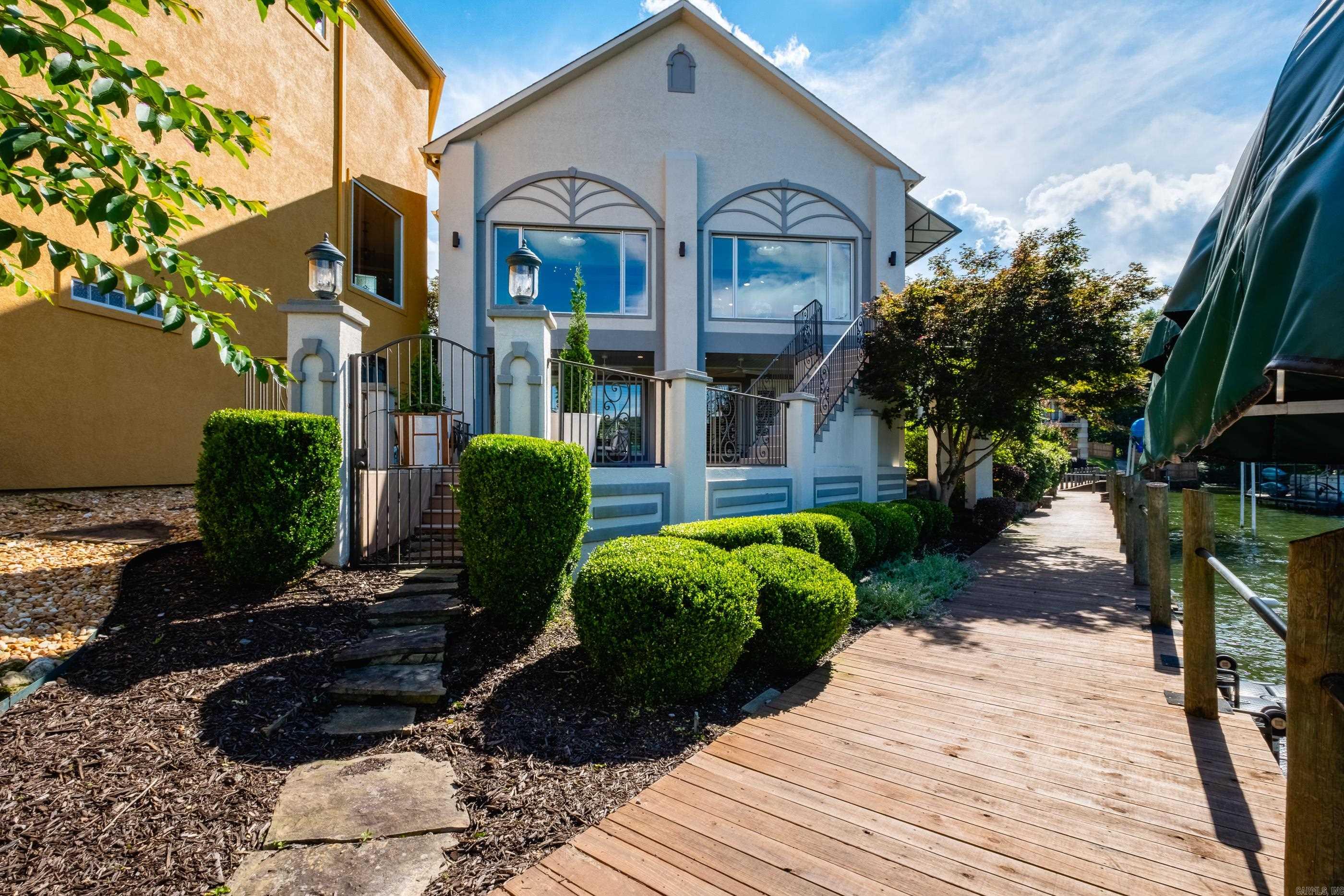 PARADISE LAKE VILLAGE TOWNHOME - Residential