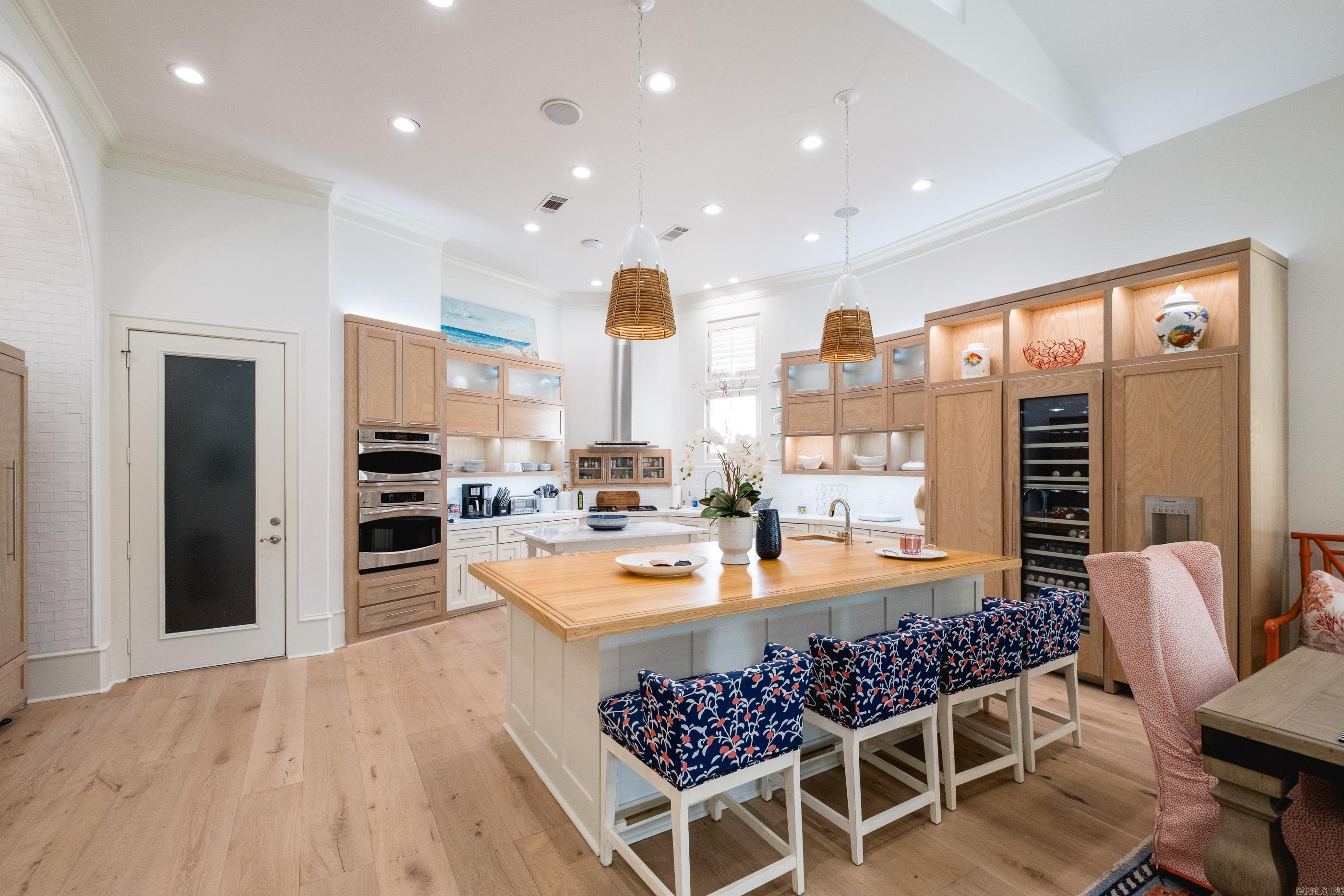 PARADISE LAKE VILLAGE TOWNHOME - Residential