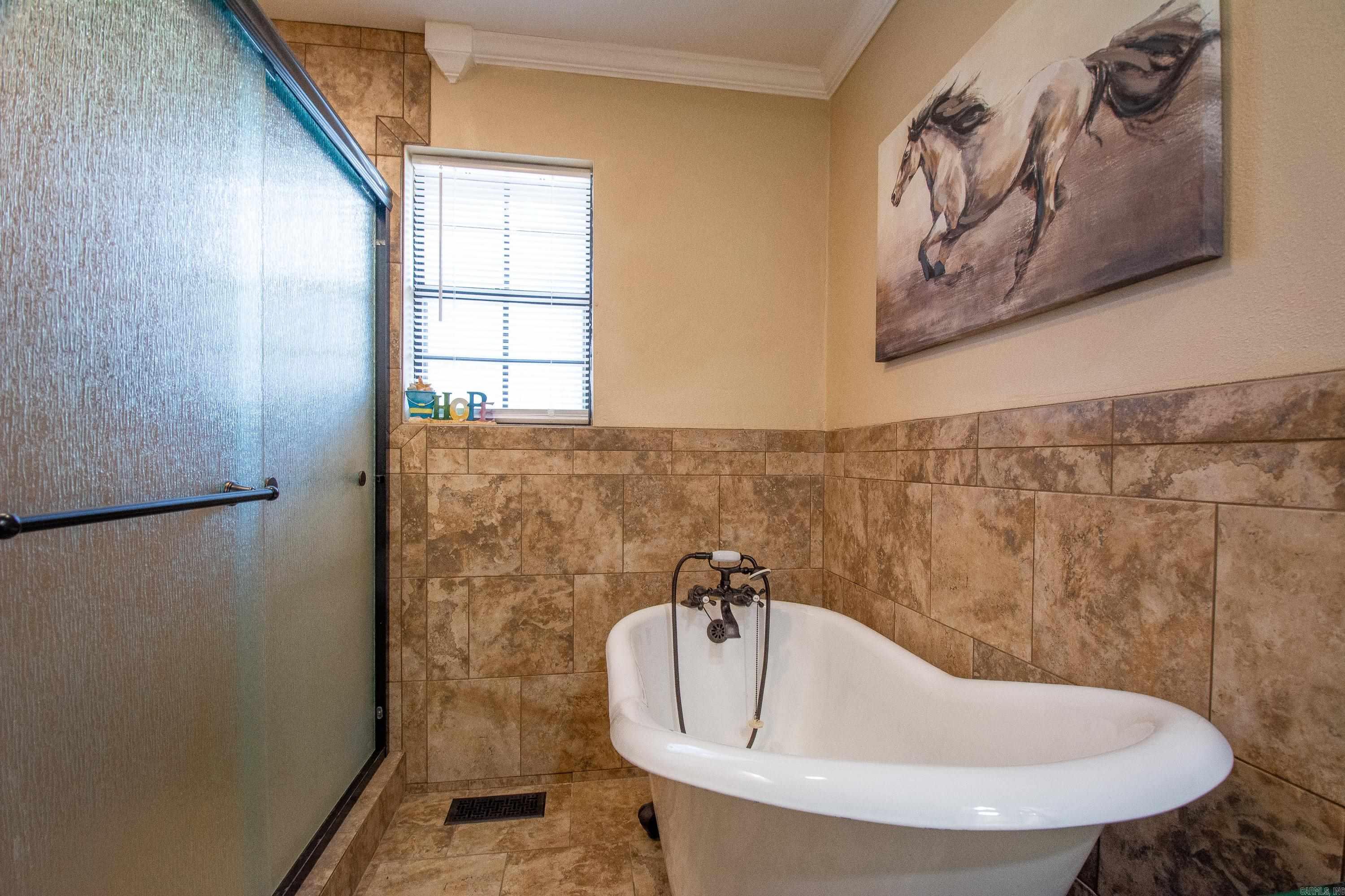 EASTWOOD - Residential