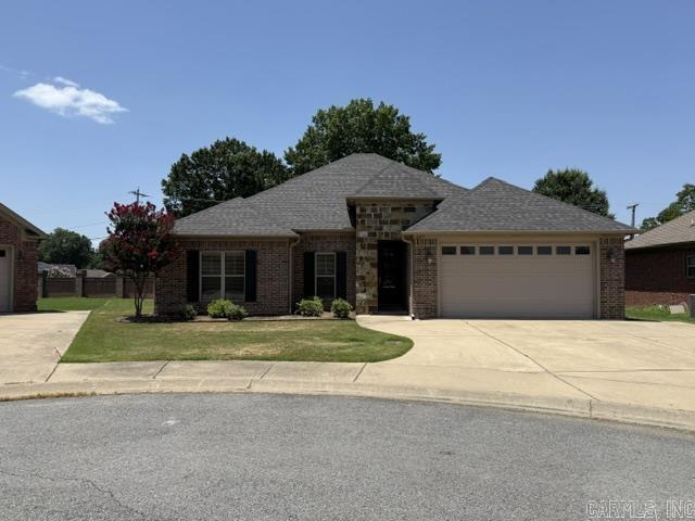 BEAUTIFUL 4 BEDROOM 2 BATH HOME IN NAHLEN COVE SUBDIVISION. OPEN FLOOR PLAN. LARGE LIVING AREA. KITCHEN HAS STAINLESS APPLIANCES AND GRANITE COUNTERTOPS. PRIMARY BEDROOM IS SEPARATE FROM GUEST ROOMS. PRIMARY BATH HAS DOUBLE VANITIES AND WALK IN SHOWER AND SEPARATE SOAKER TUB. TWO WALK IN CLOSETS IN PRIMARY BEDROOM. WOOD BLINDS THROUGHOUT.