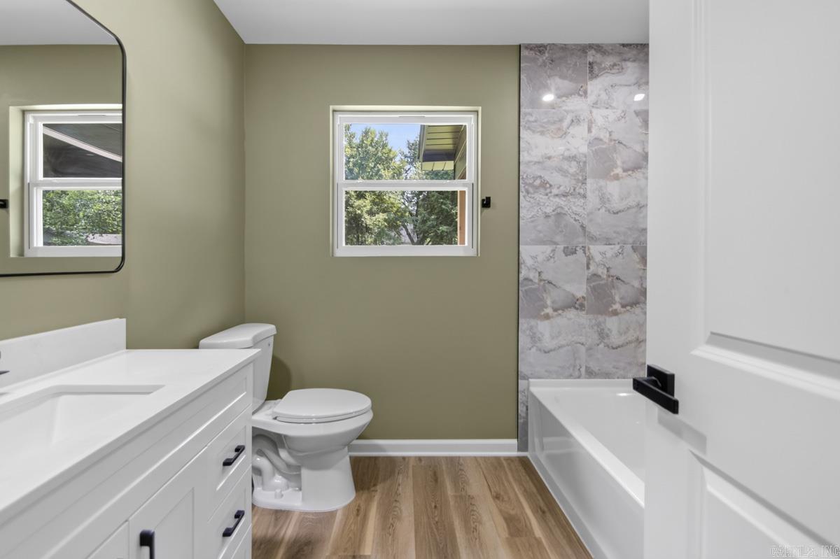 MAYWOOD MANOR - Residential