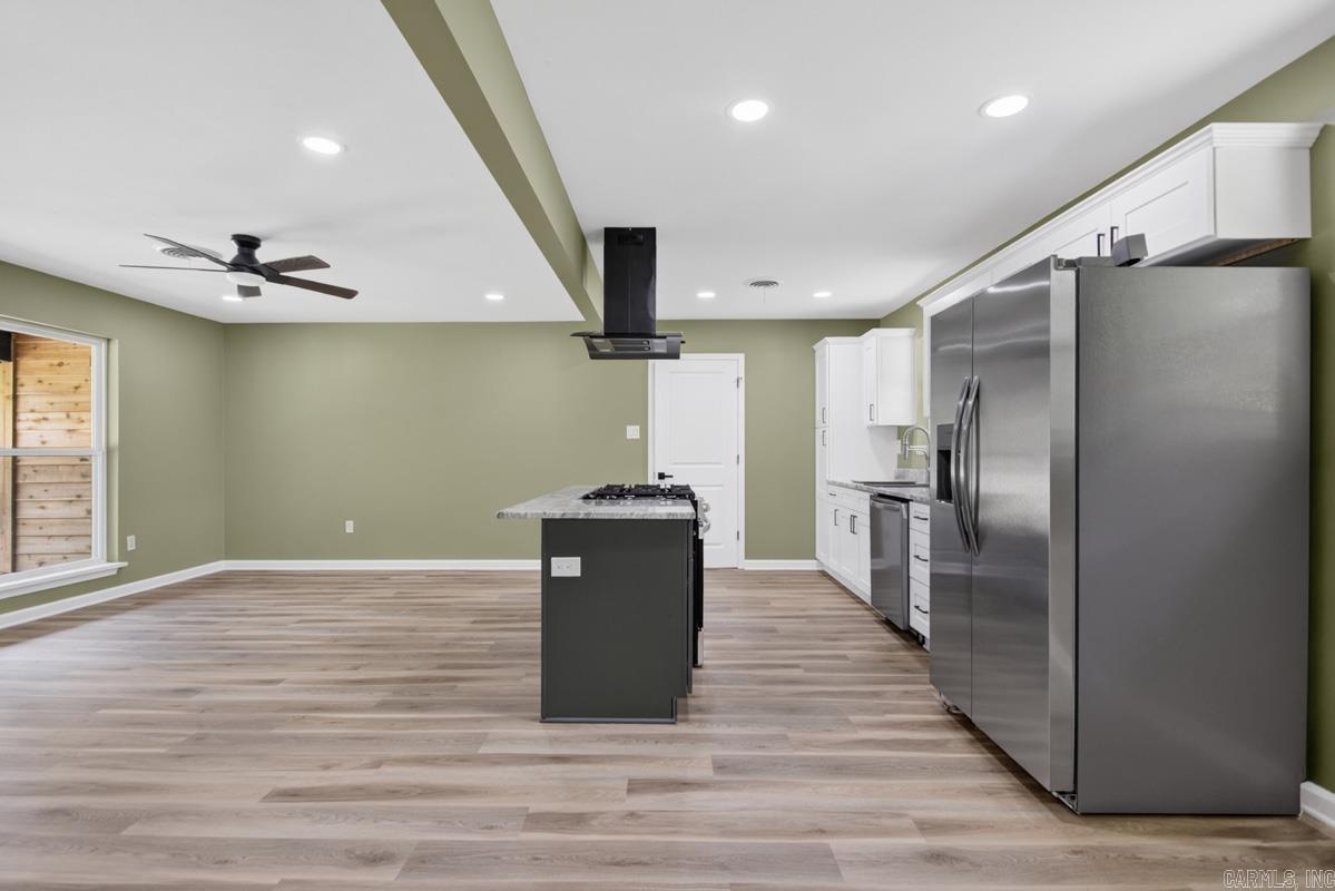 MAYWOOD MANOR - Residential