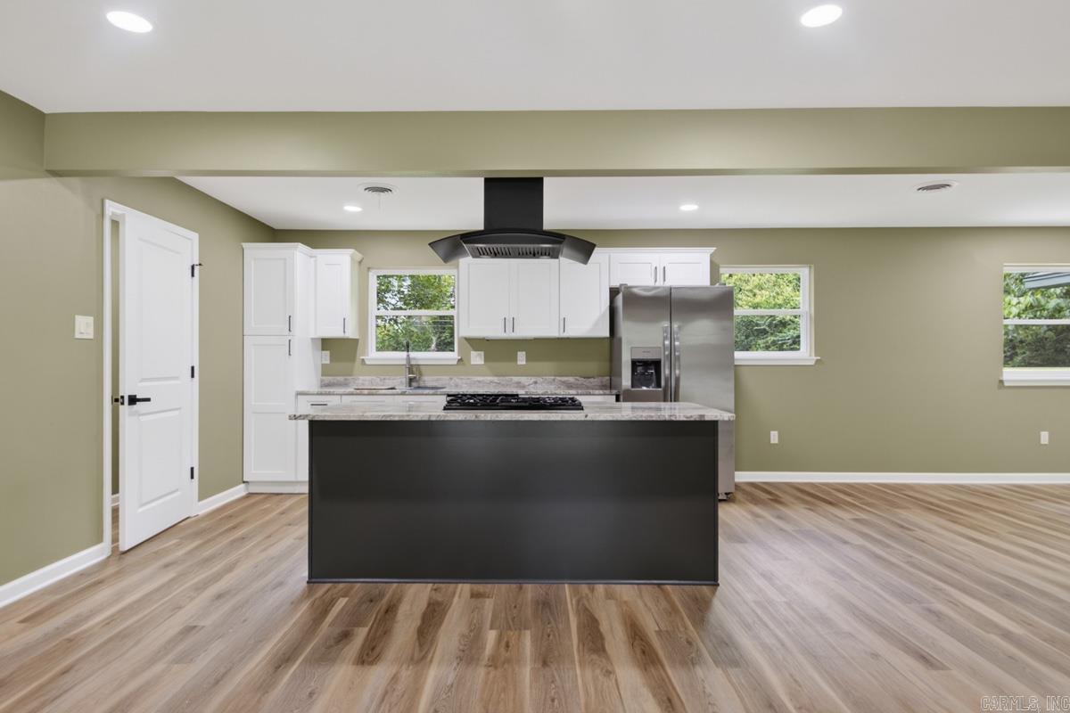 MAYWOOD MANOR - Residential