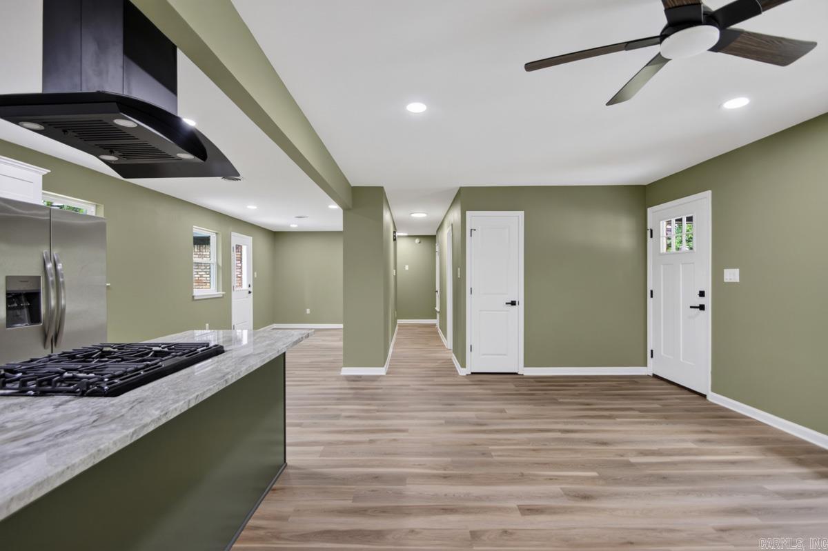 MAYWOOD MANOR - Residential