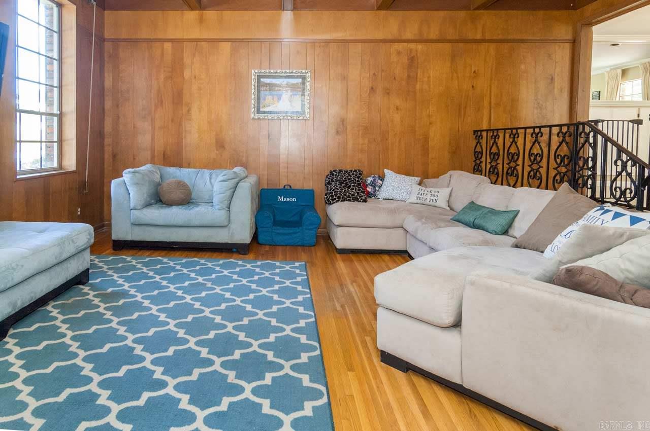 Hall Plaza - Residential