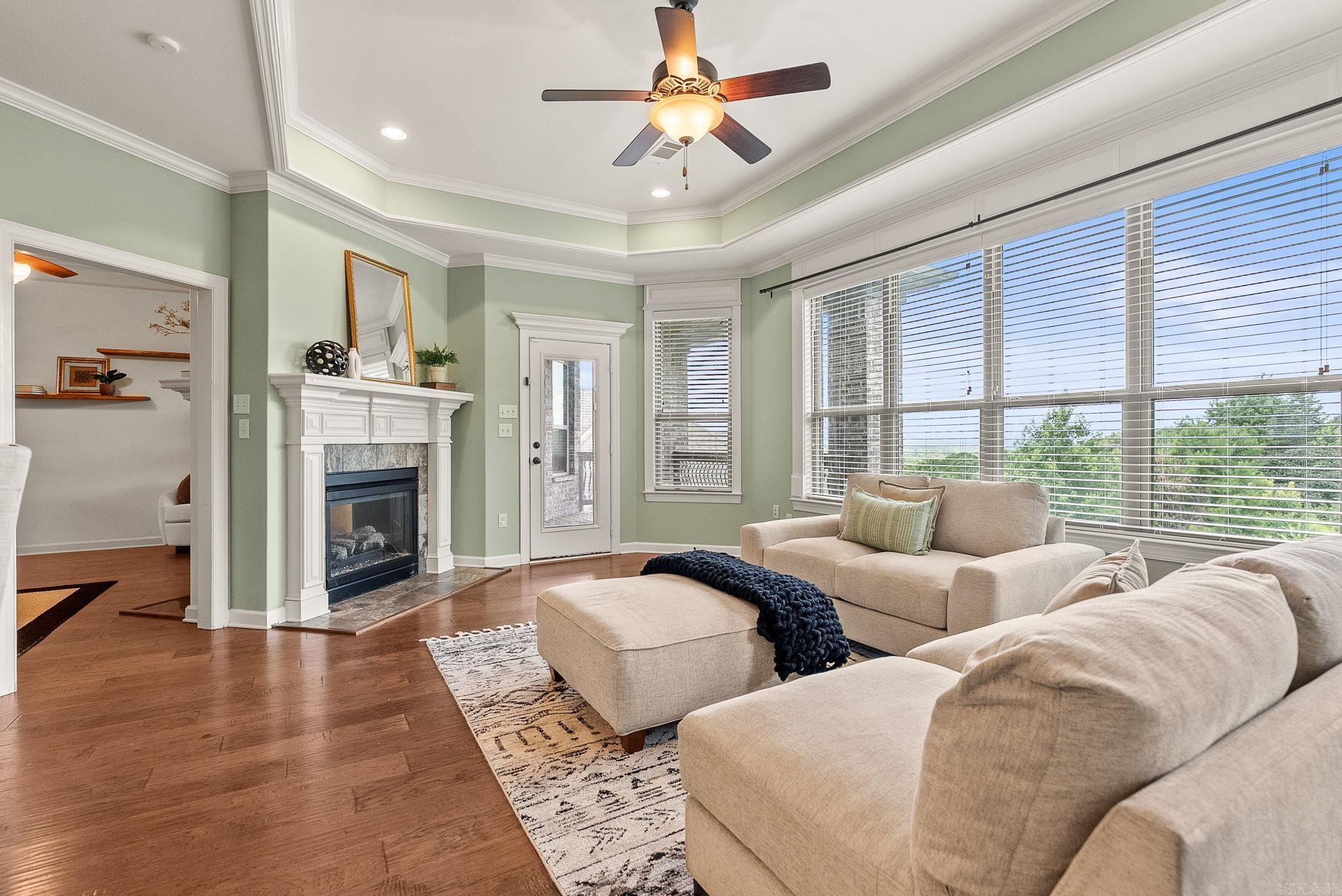 MAJESTIC POINTE - Residential