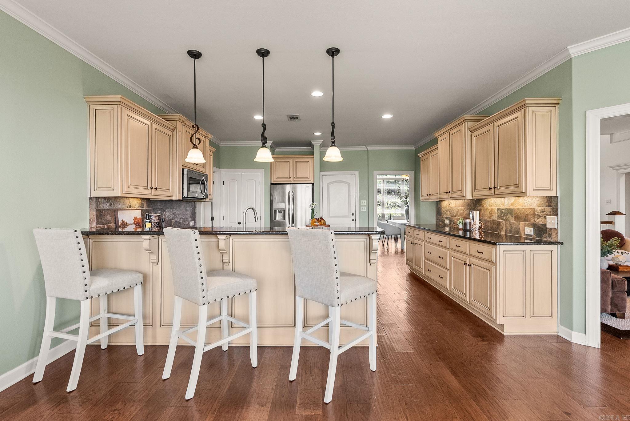 MAJESTIC POINTE - Residential