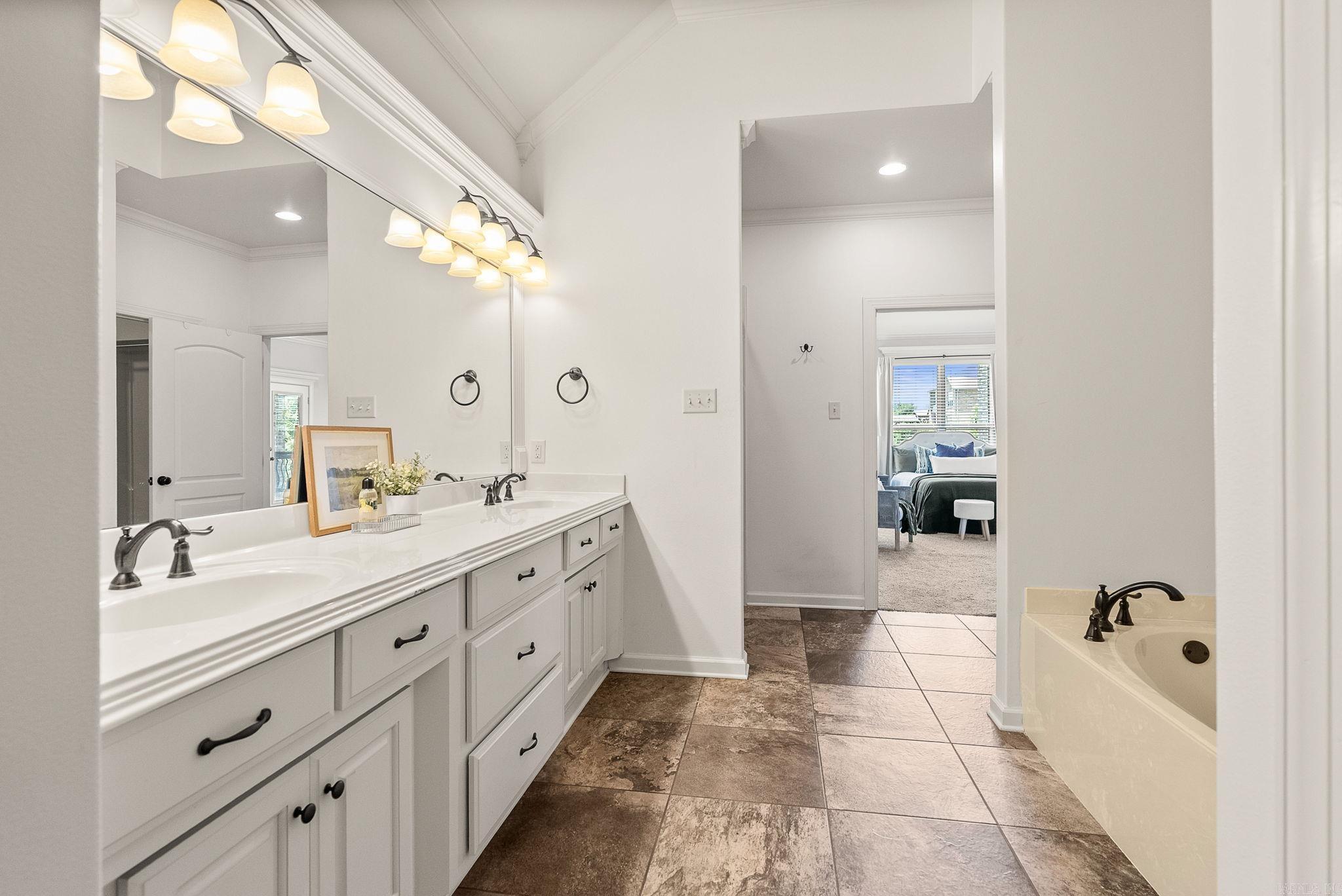 MAJESTIC POINTE - Residential