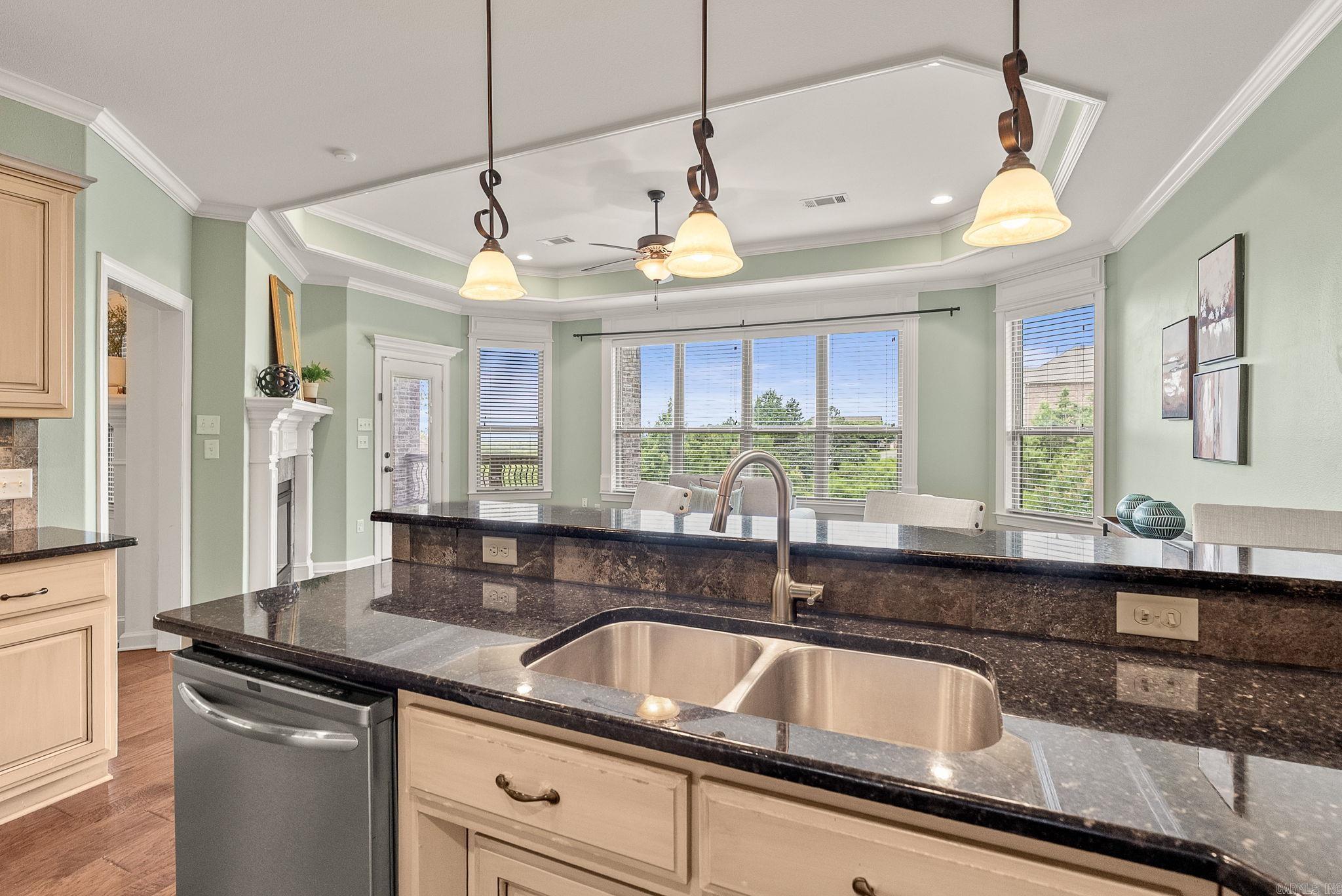 MAJESTIC POINTE - Residential
