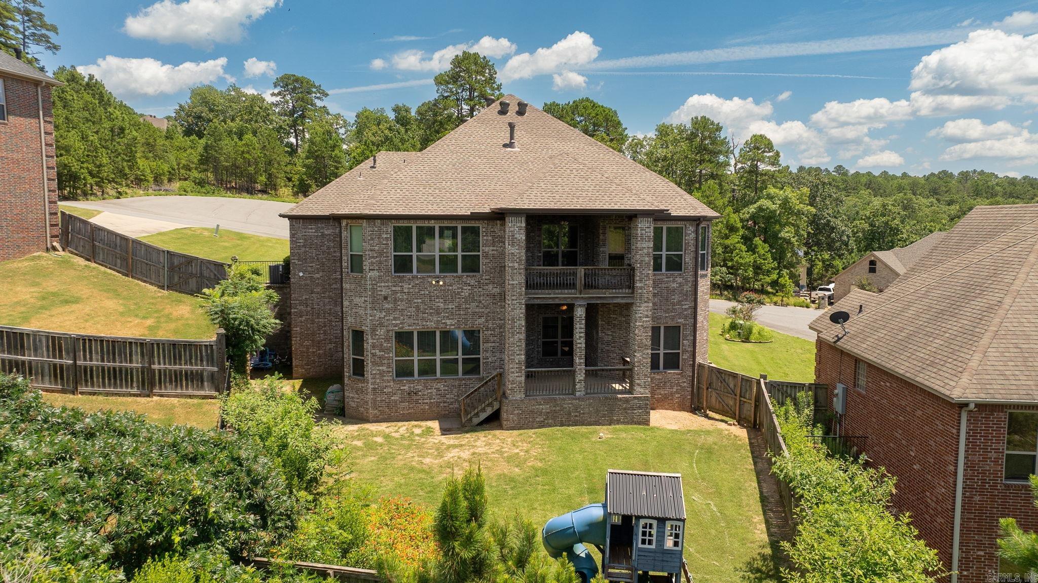 MAJESTIC POINTE - Residential