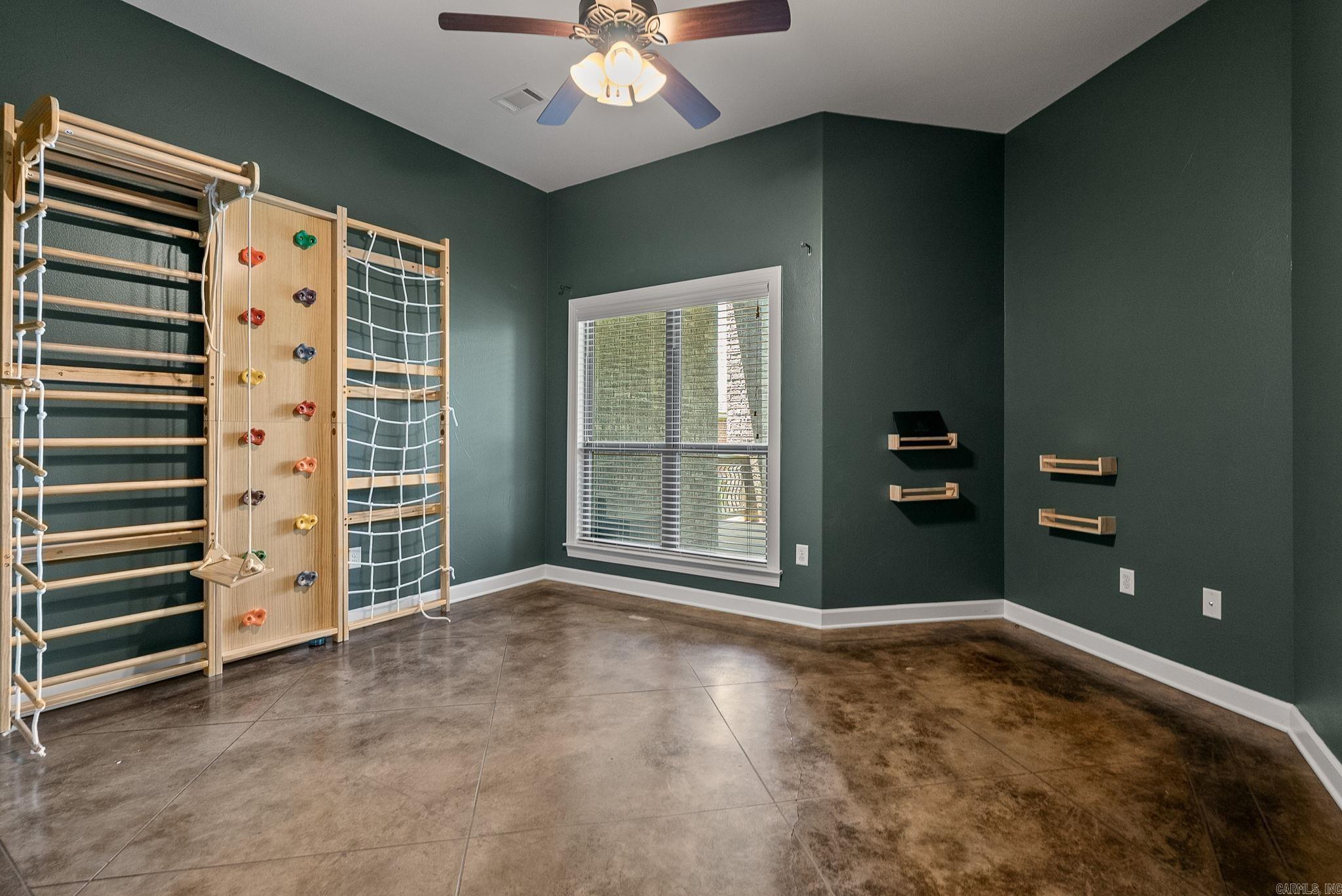 MAJESTIC POINTE - Residential