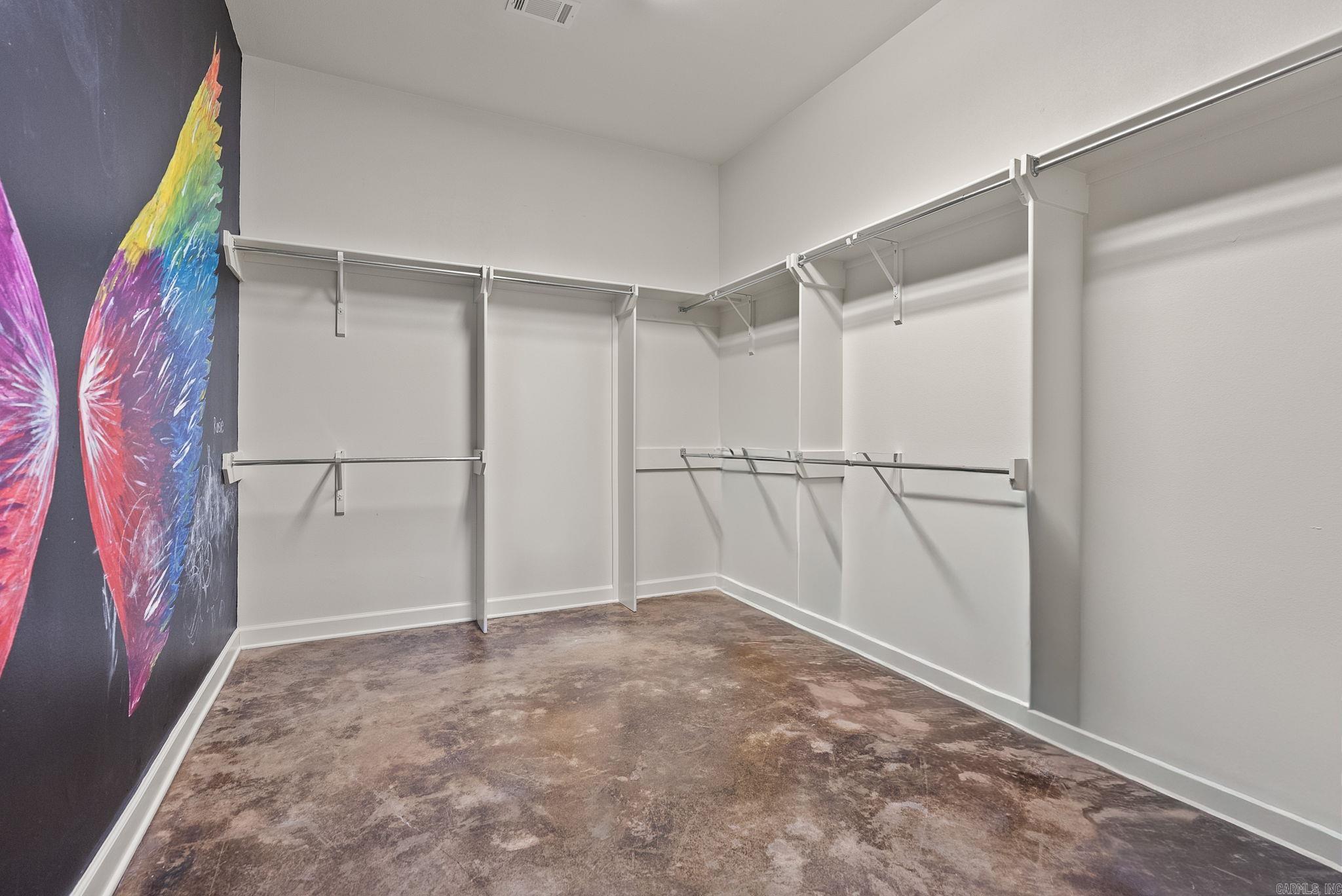 MAJESTIC POINTE - Residential