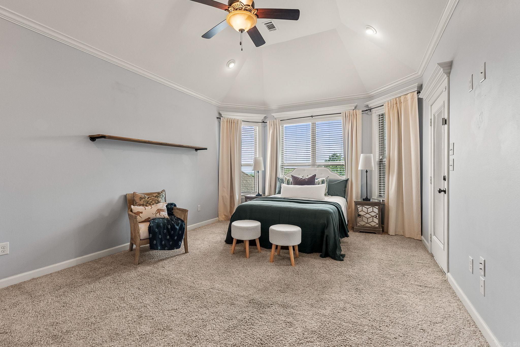 MAJESTIC POINTE - Residential