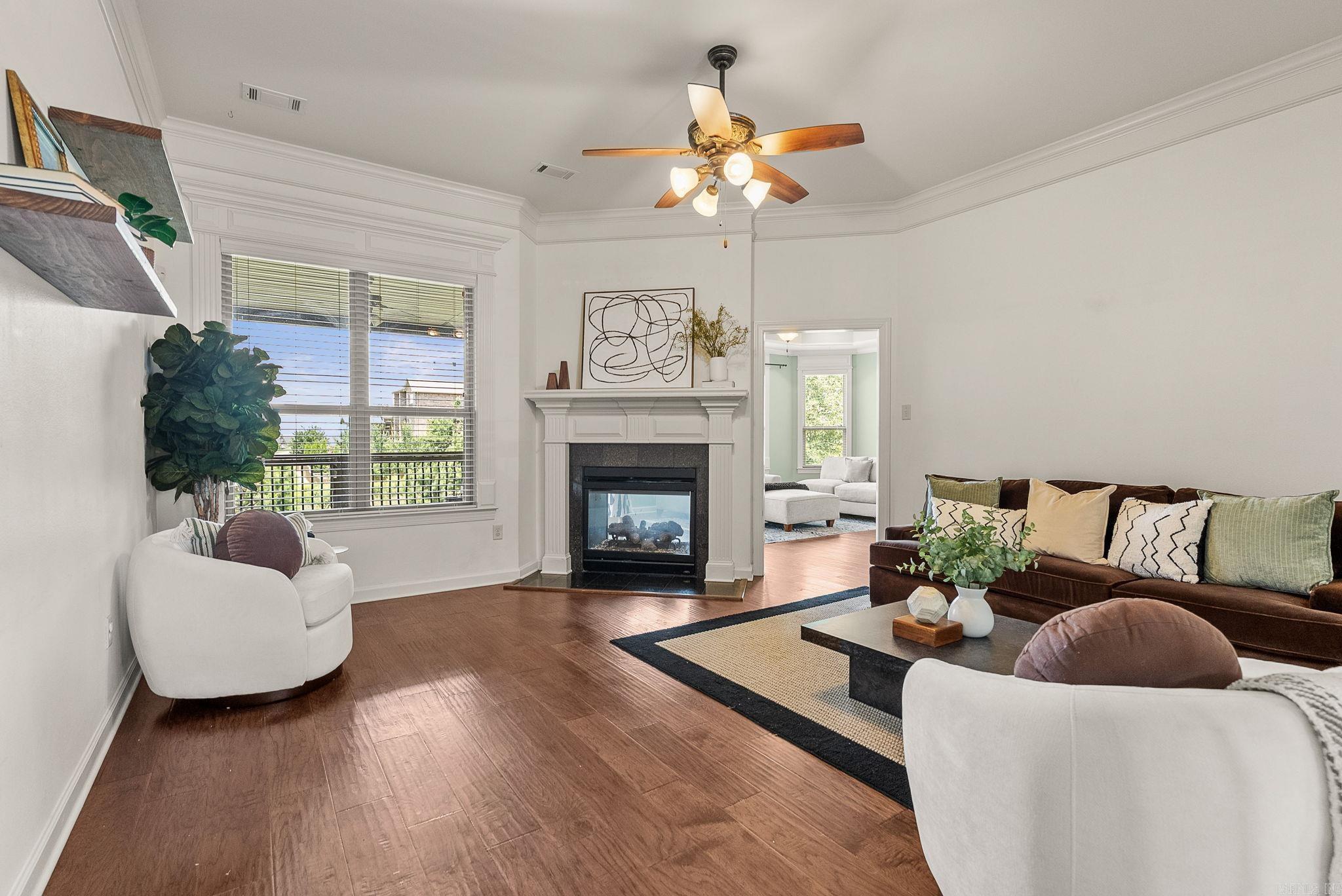 MAJESTIC POINTE - Residential