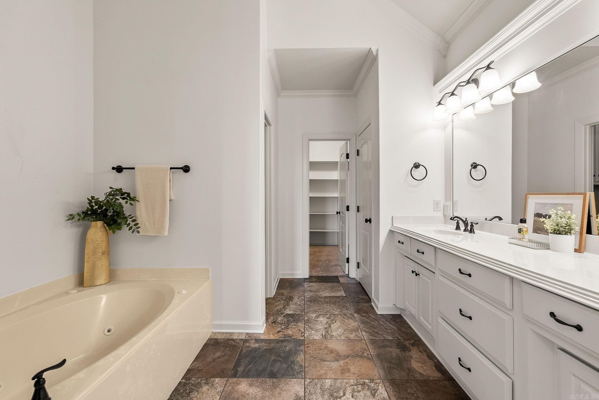 MAJESTIC POINTE - Residential