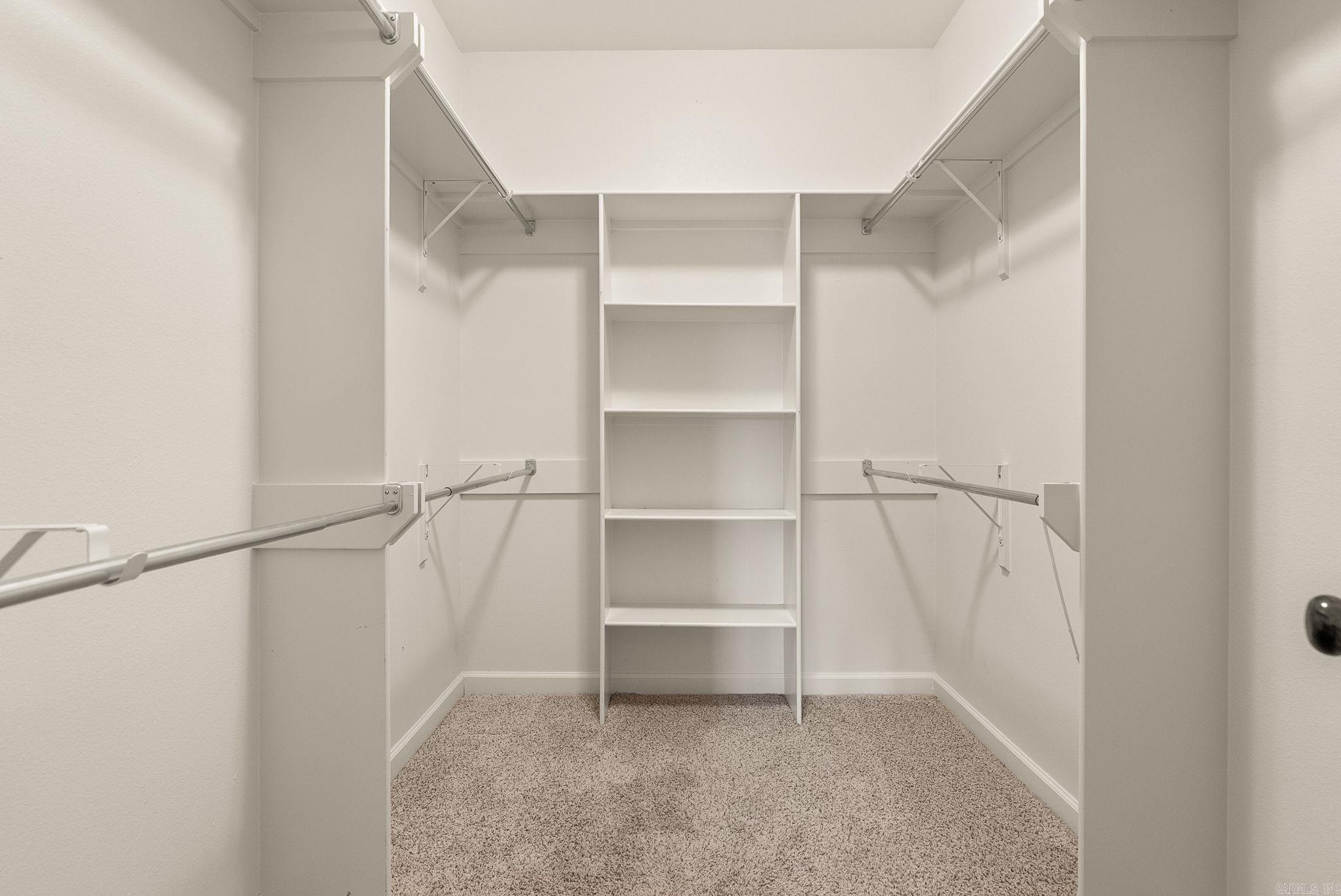 MAJESTIC POINTE - Residential
