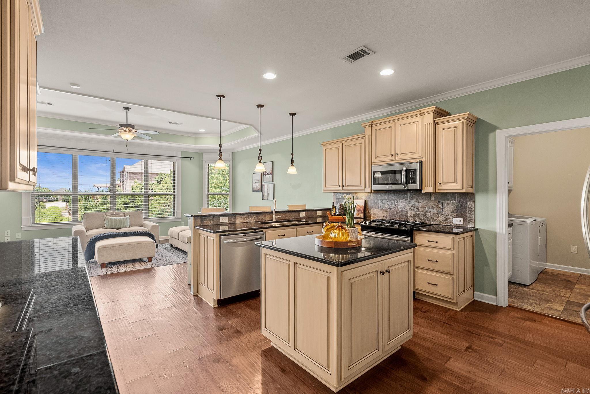 MAJESTIC POINTE - Residential