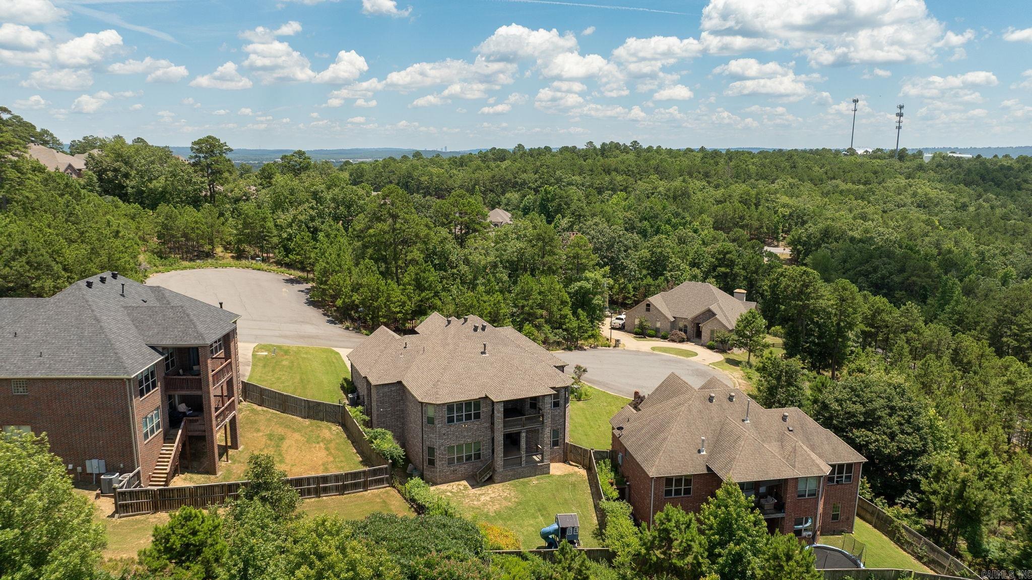 MAJESTIC POINTE - Residential
