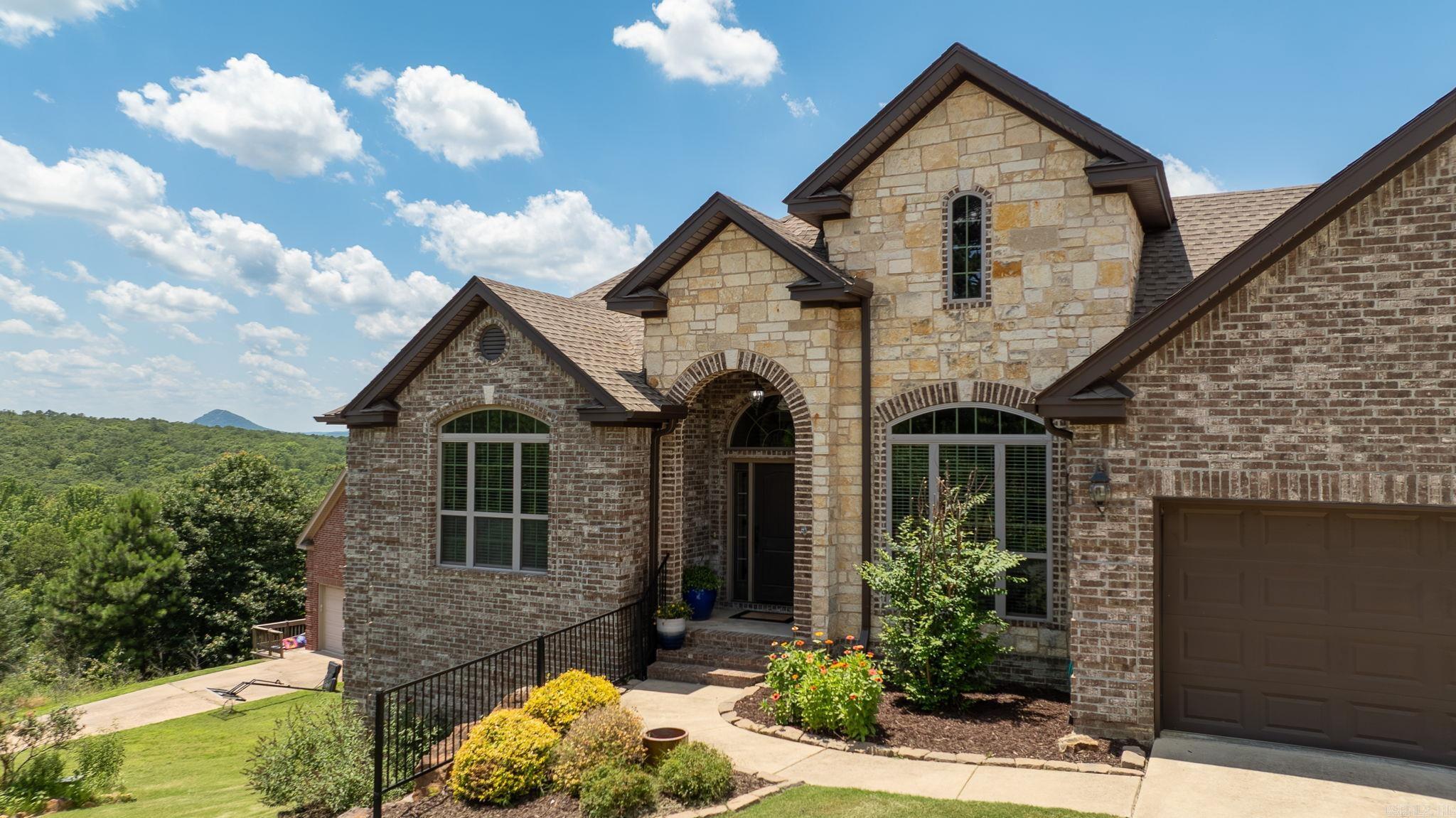MAJESTIC POINTE - Residential