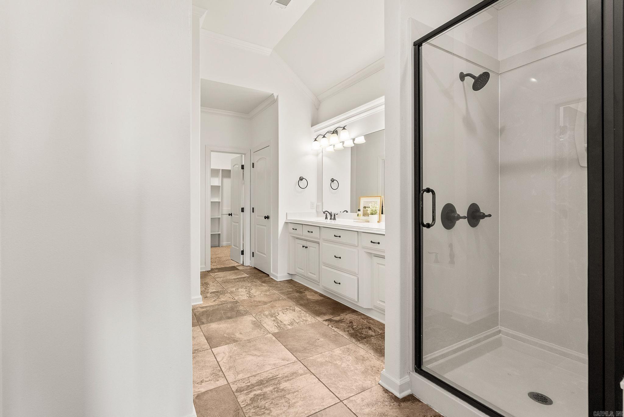 MAJESTIC POINTE - Residential