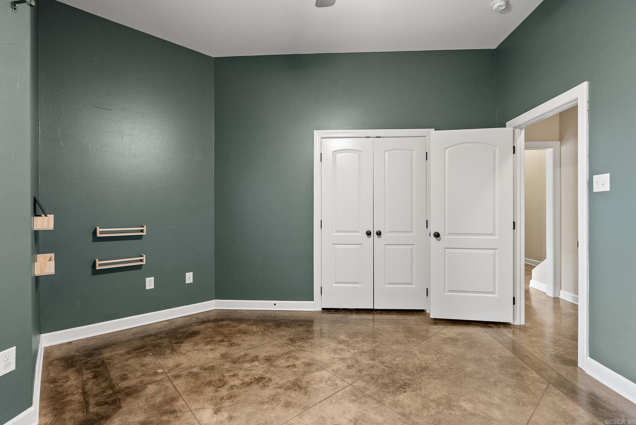 MAJESTIC POINTE - Residential