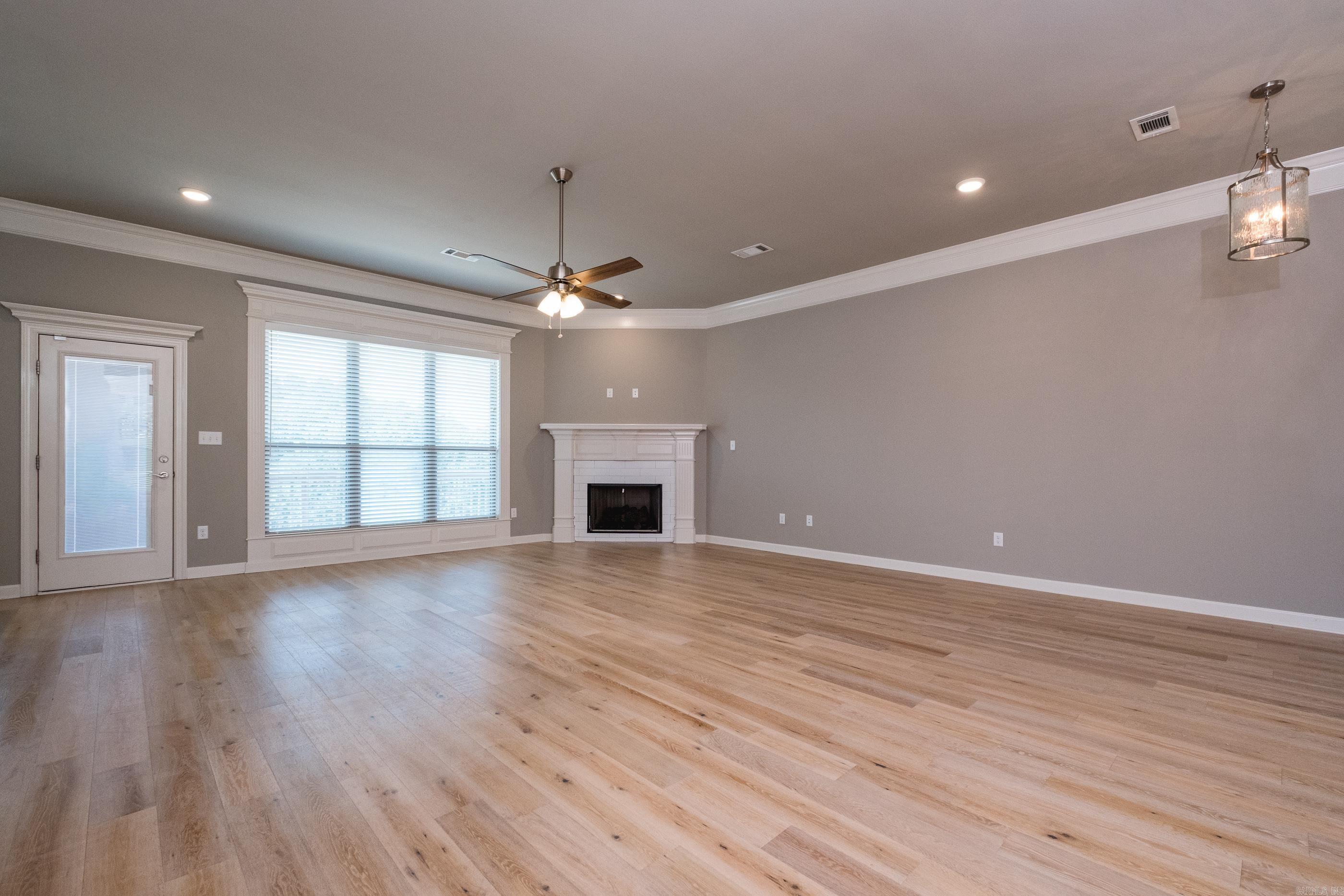 MAJESTIC POINTE - Residential
