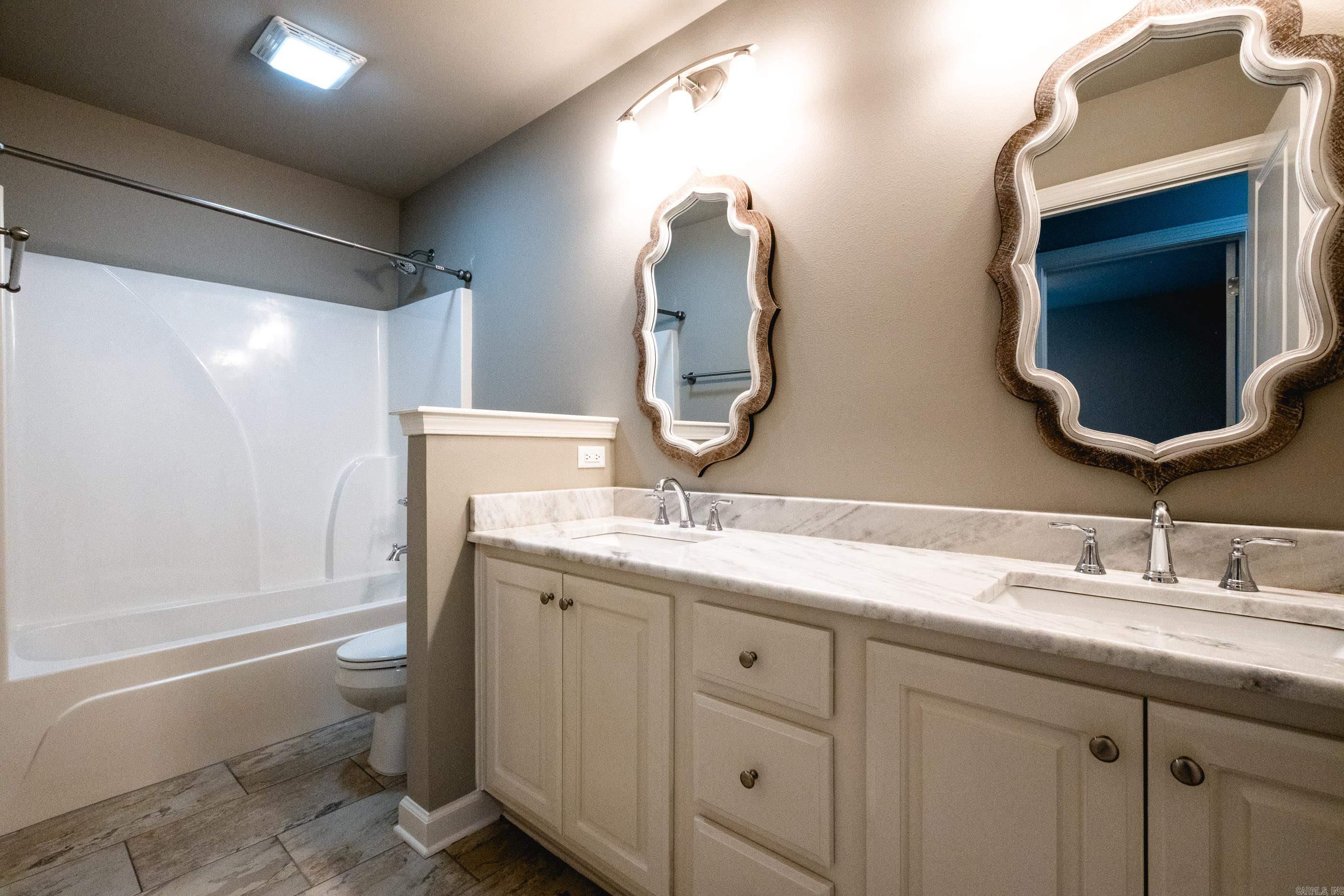 MAJESTIC POINTE - Residential