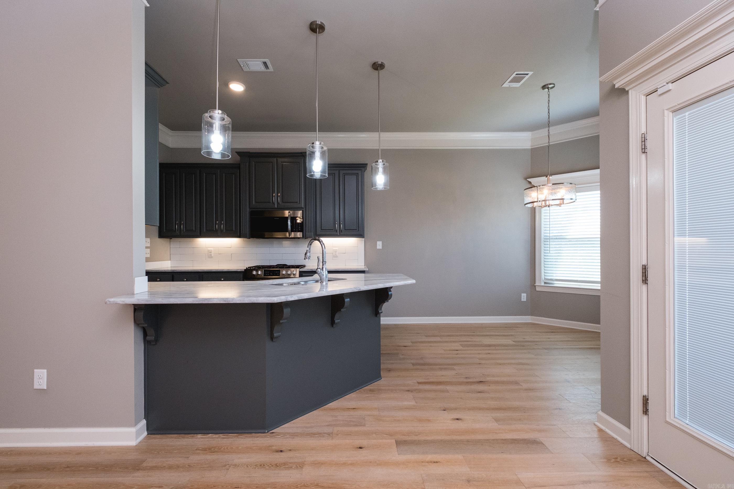 MAJESTIC POINTE - Residential