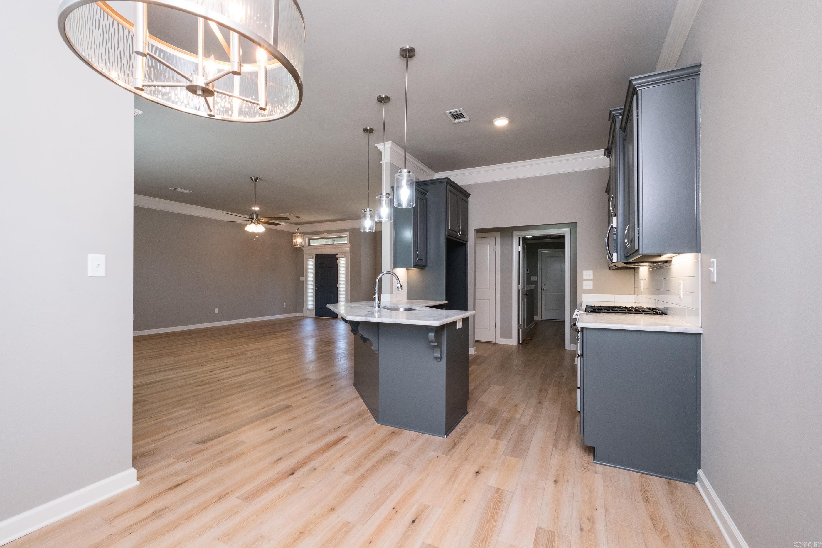 MAJESTIC POINTE - Residential