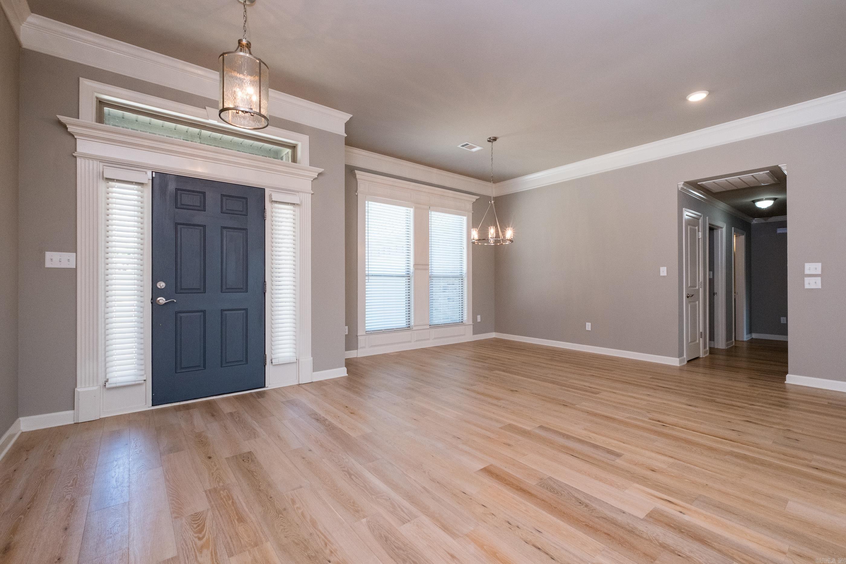 MAJESTIC POINTE - Residential
