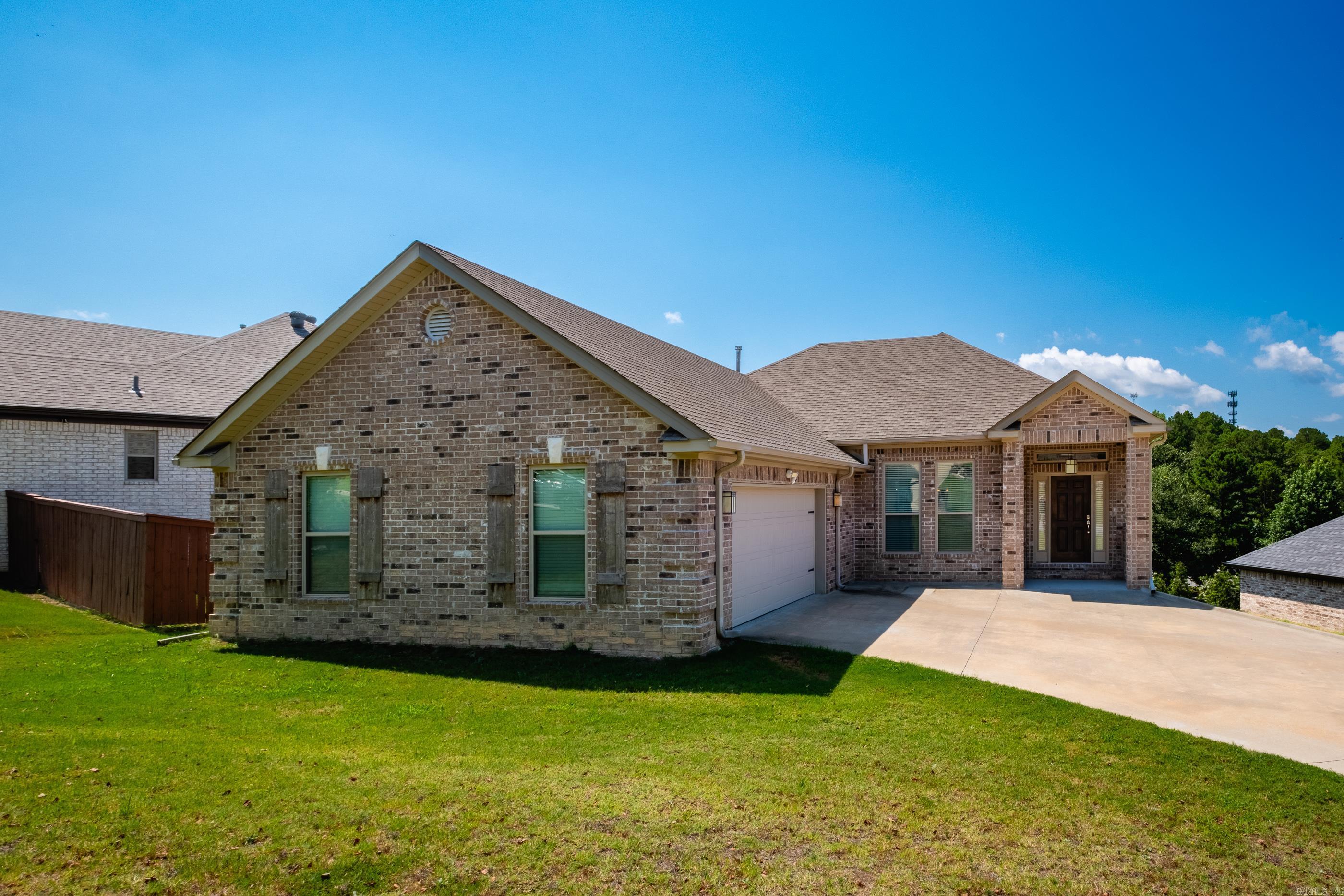 MAJESTIC POINTE - Residential