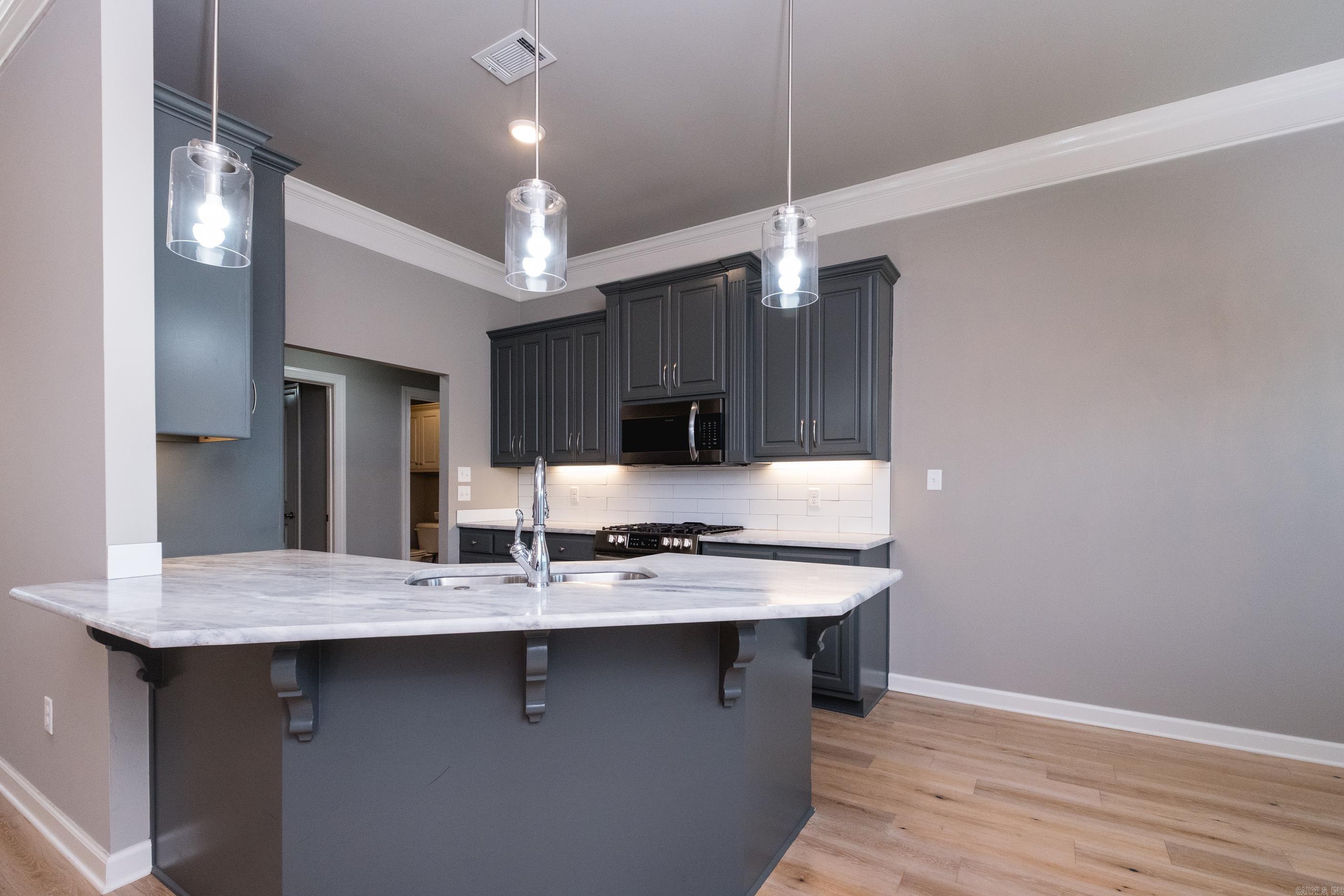 MAJESTIC POINTE - Residential