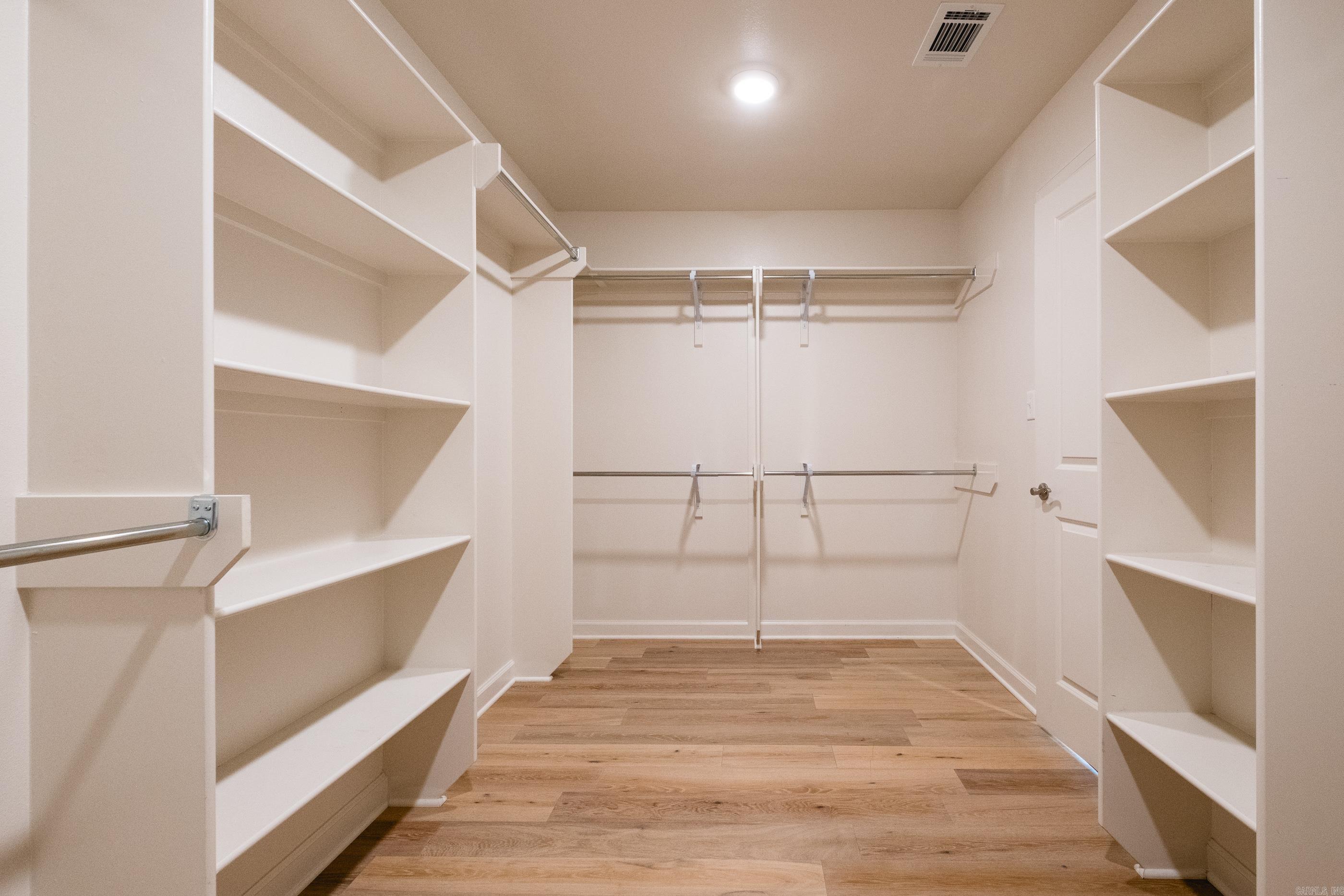 MAJESTIC POINTE - Residential