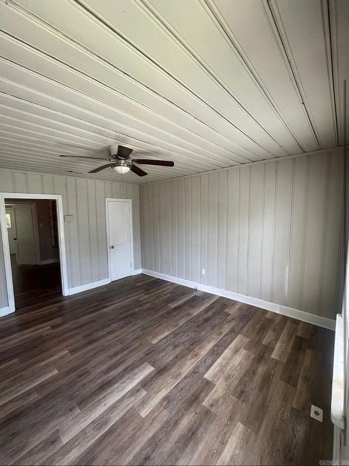 Duplex with 2 bed 1 bath on one side and 1 bed 1 bath on the other! Both sides currently rented. Cash flowing investment!  122 is rented for $495 with the lease set to expire 7/31/26, and then 124 is rented for $600 set to expire 6/16