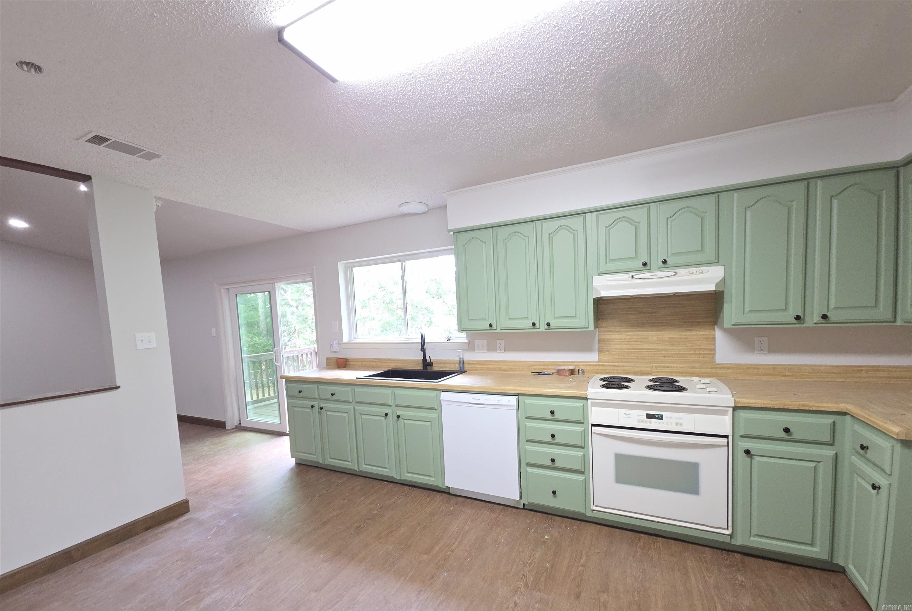 BROADMOOR NORTH - Residential