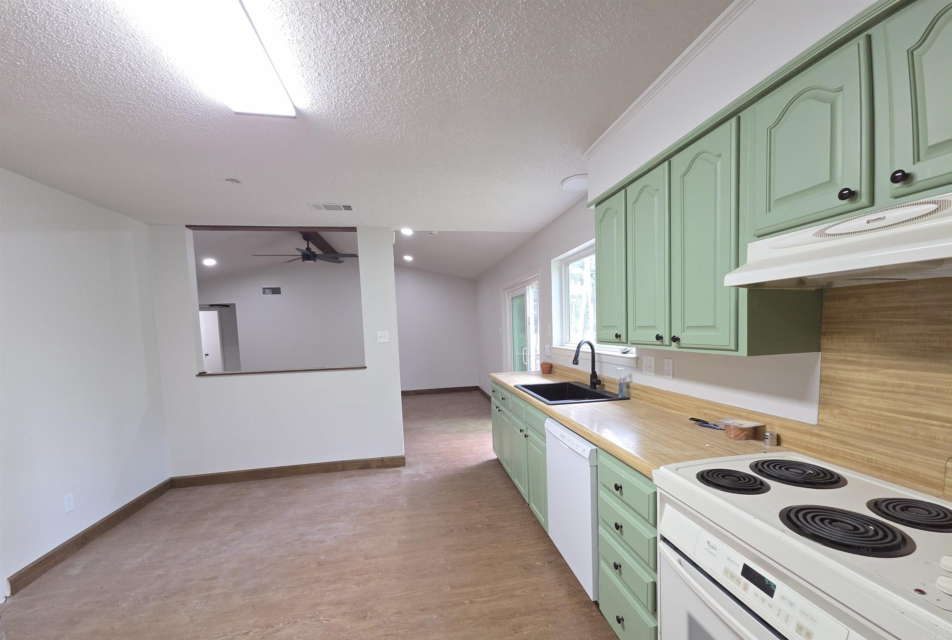 BROADMOOR NORTH - Residential